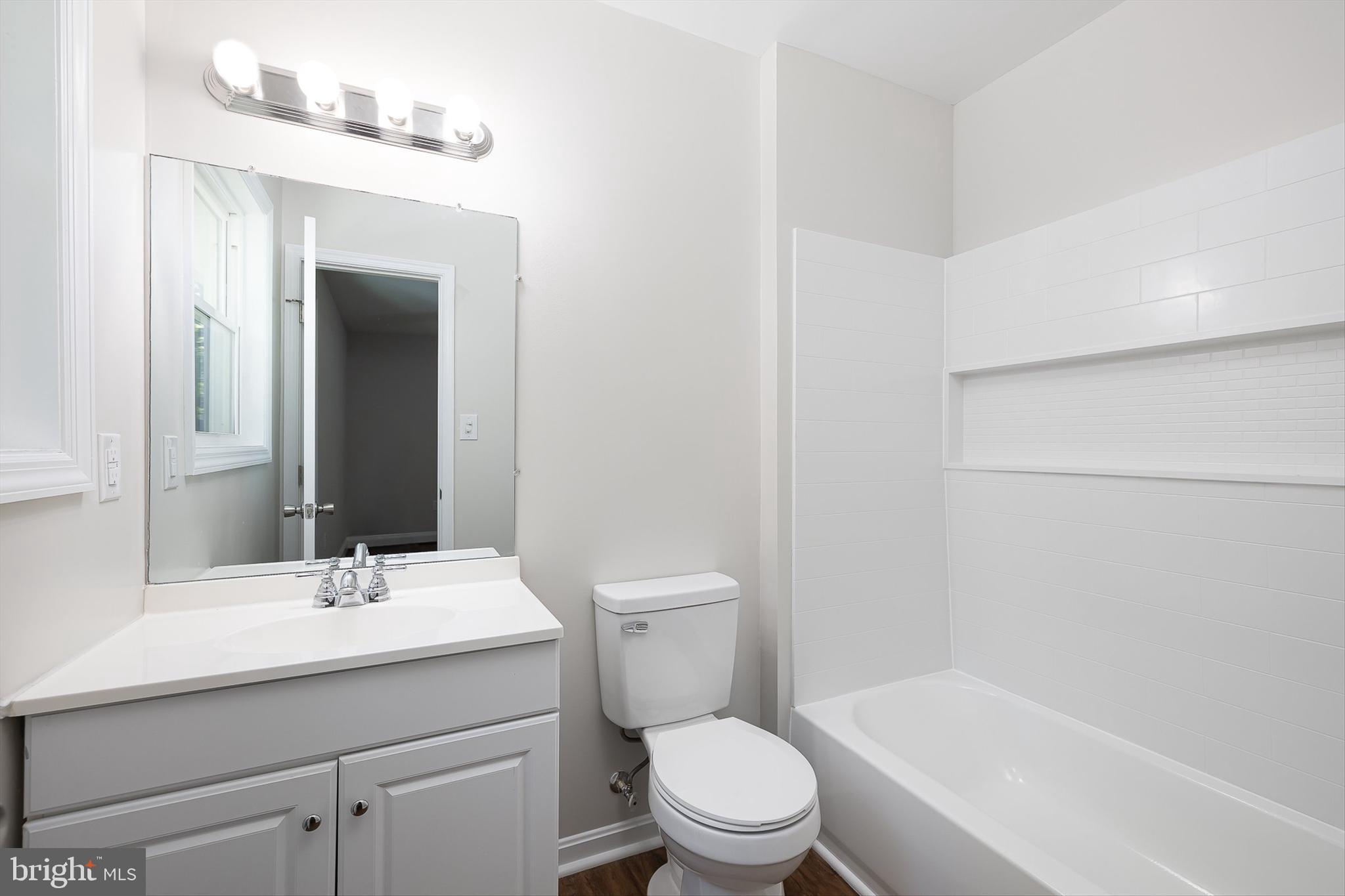 LAKEVIEW ESTATES - Residential