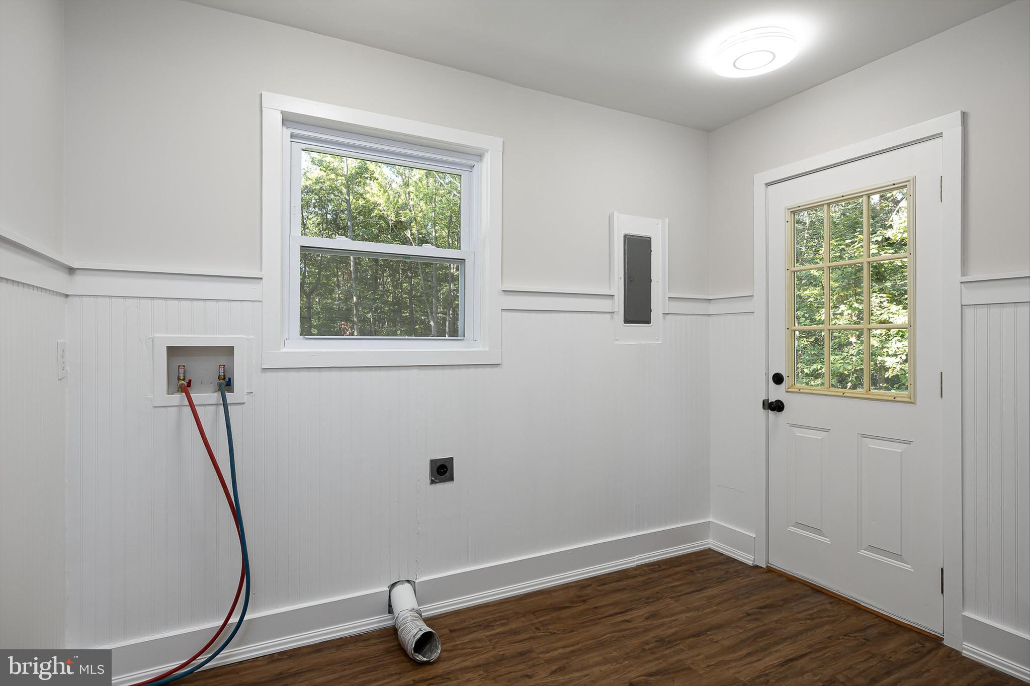 LAKEVIEW ESTATES - Residential