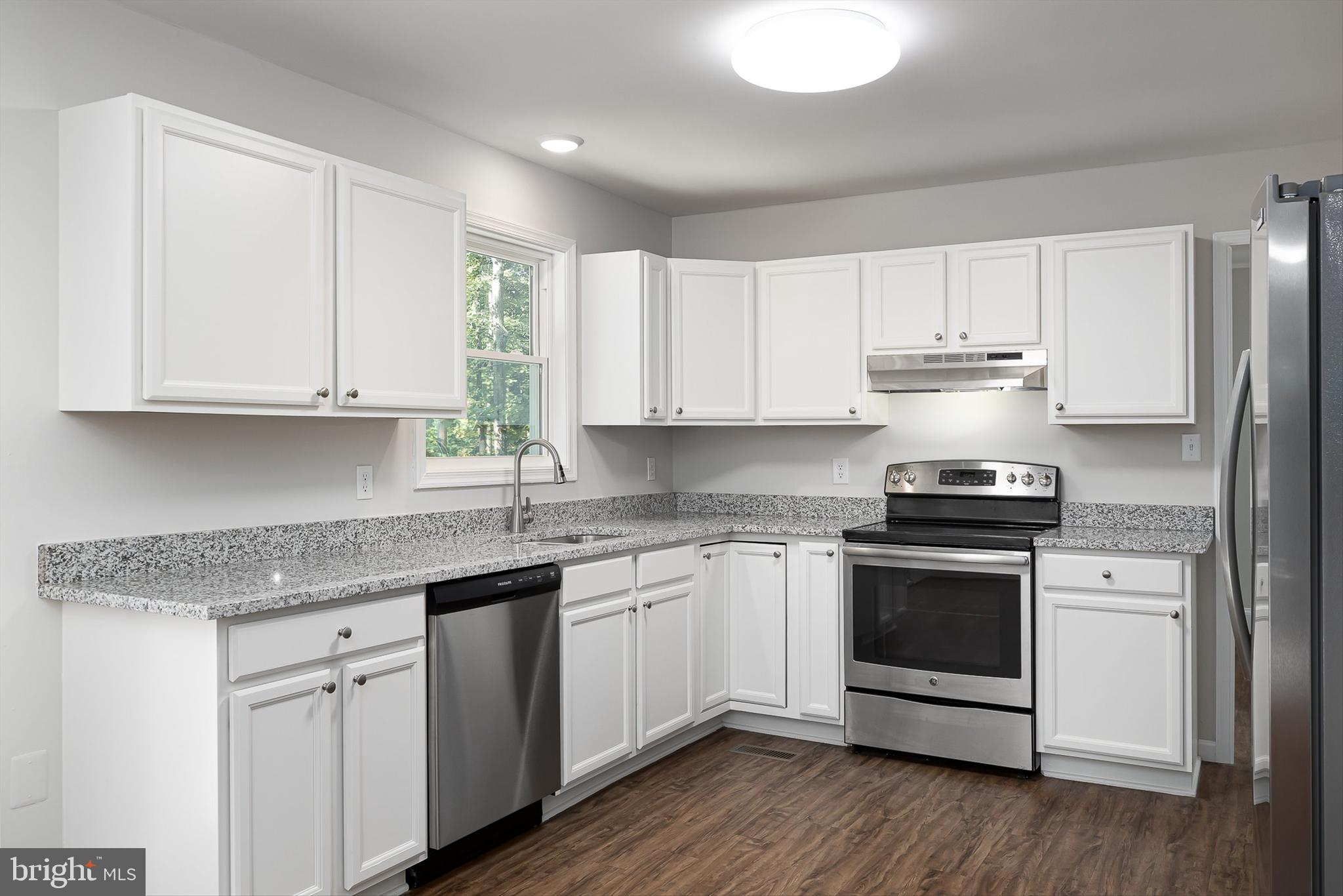 LAKEVIEW ESTATES - Residential