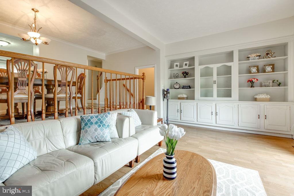 OAK WEST - Residential