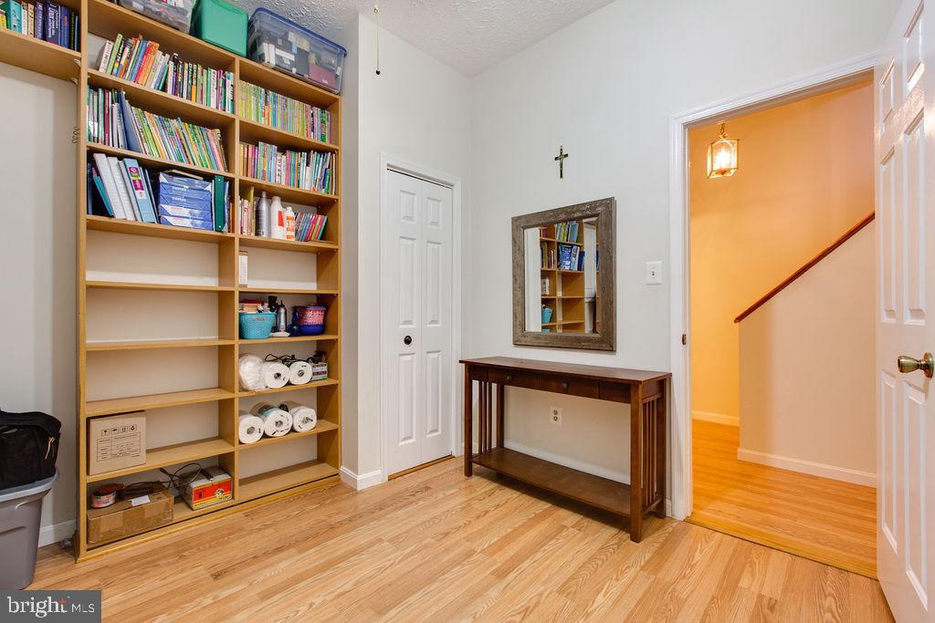 OAK WEST - Residential