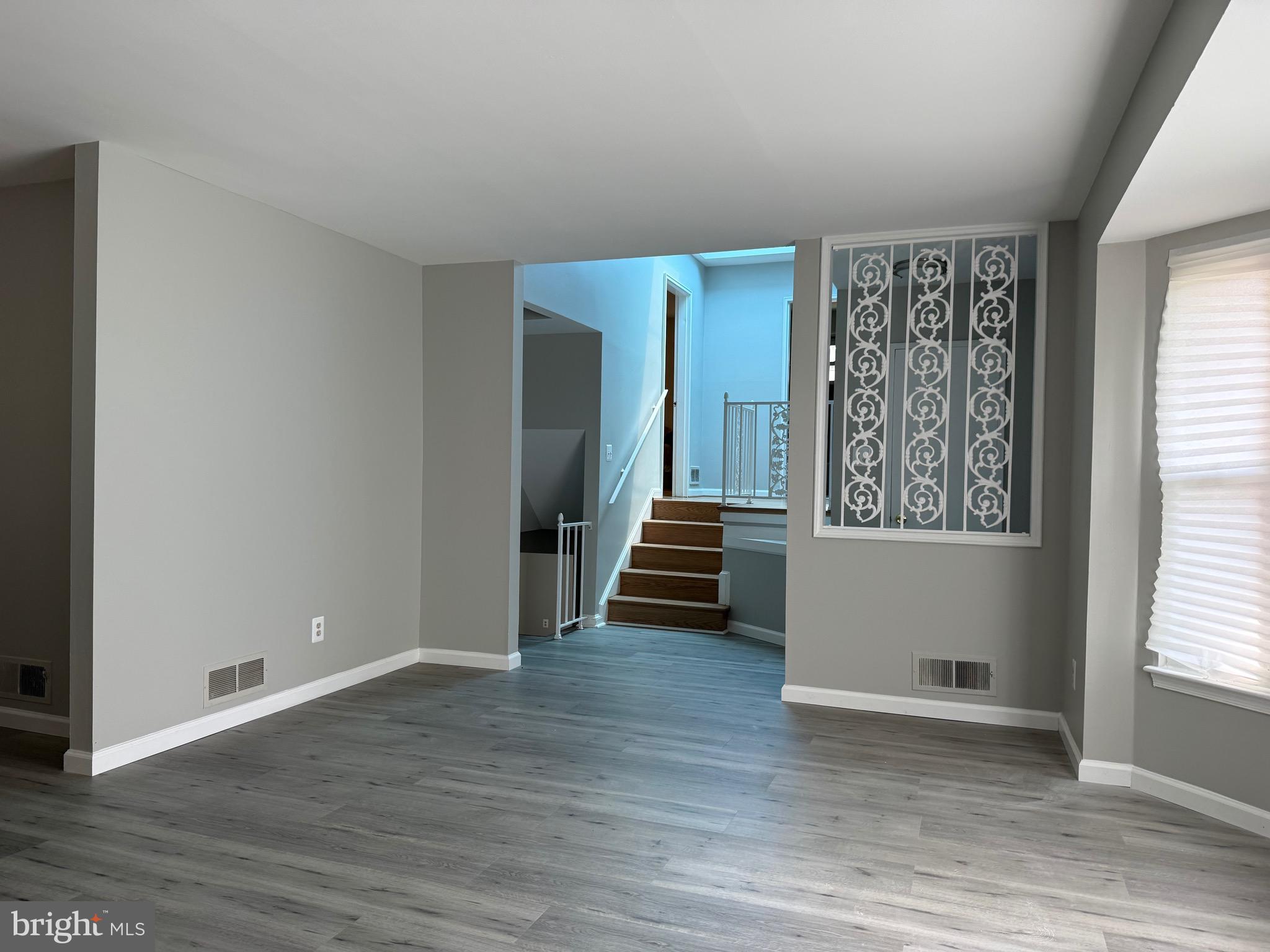 GLENVIEW - Residential