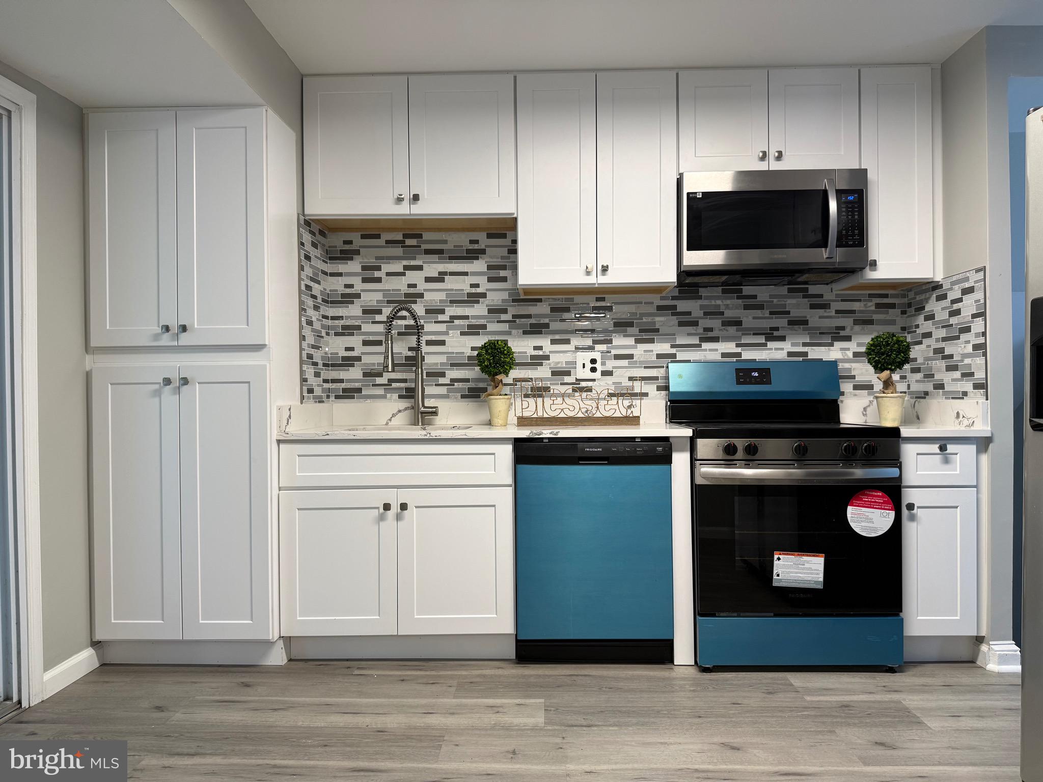 GLENVIEW - Residential