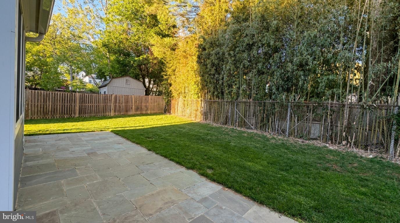 AYRLAWN - Residential