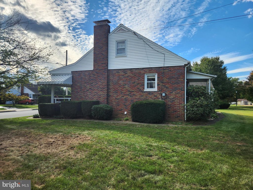 Photo of 717 Pine Street, Denver, PA 17517 (MLS # PALA2058720)