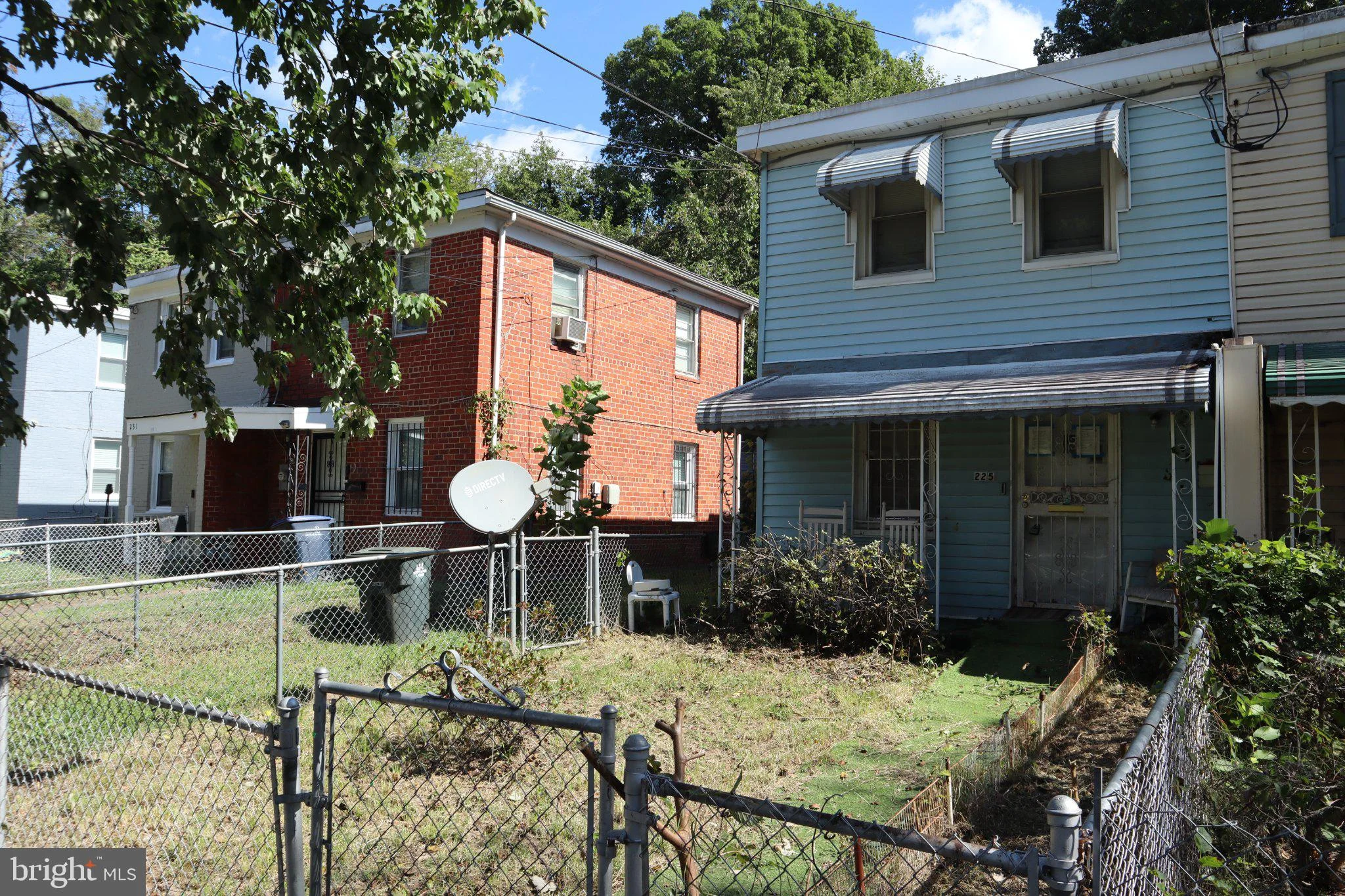225 55th Street NE