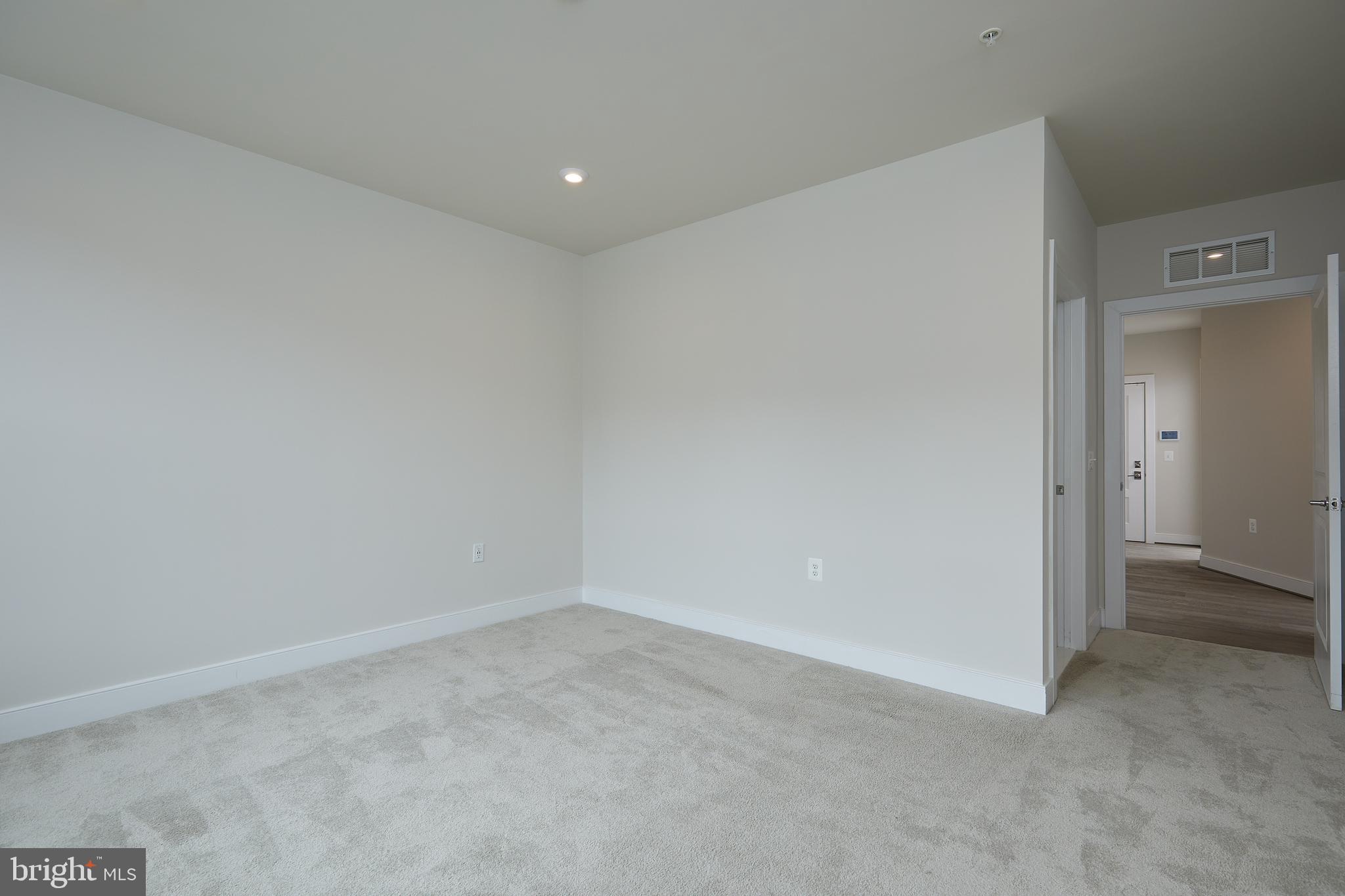 TOWER OAKS - Residential