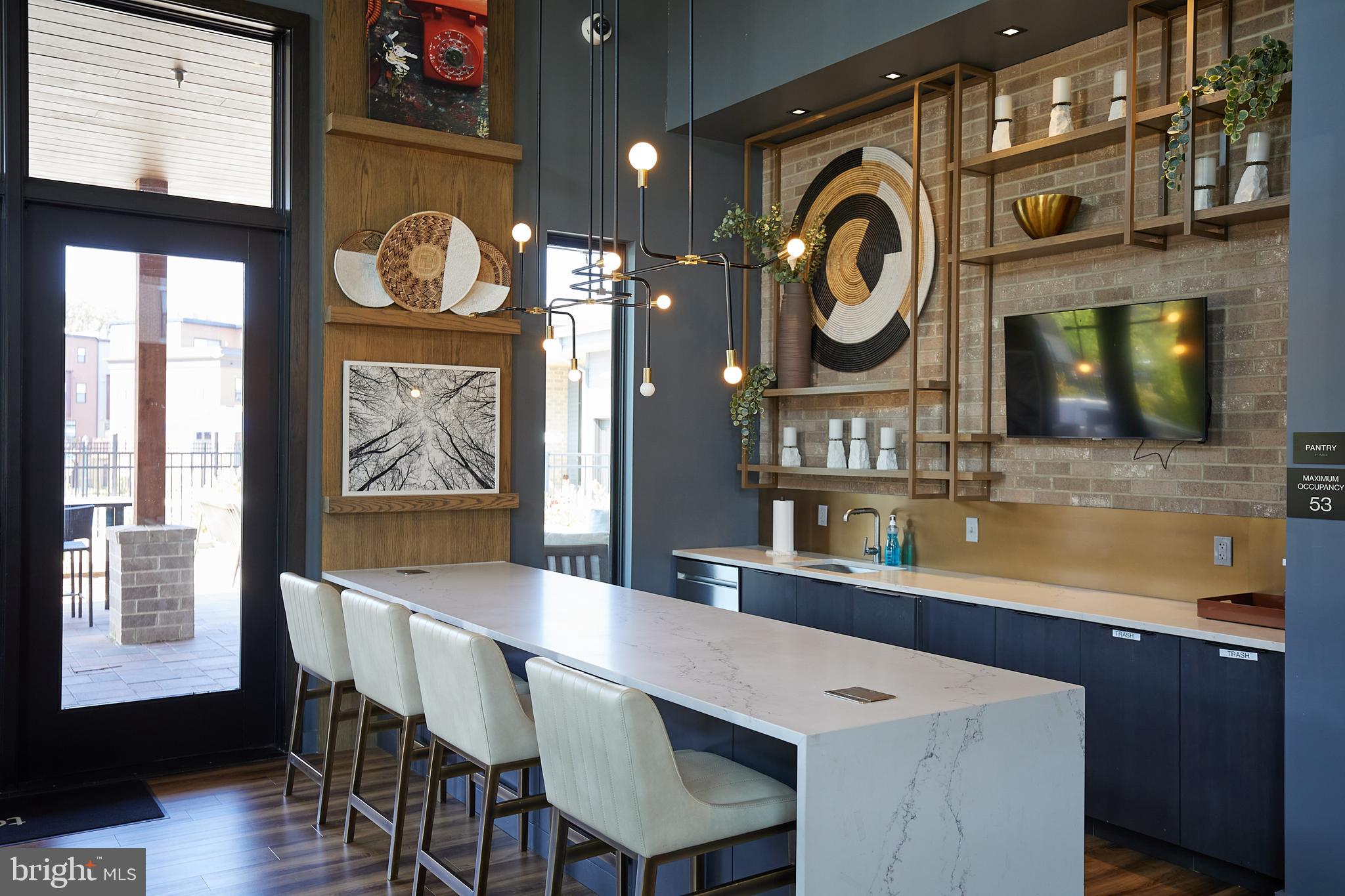 TOWER OAKS - Residential