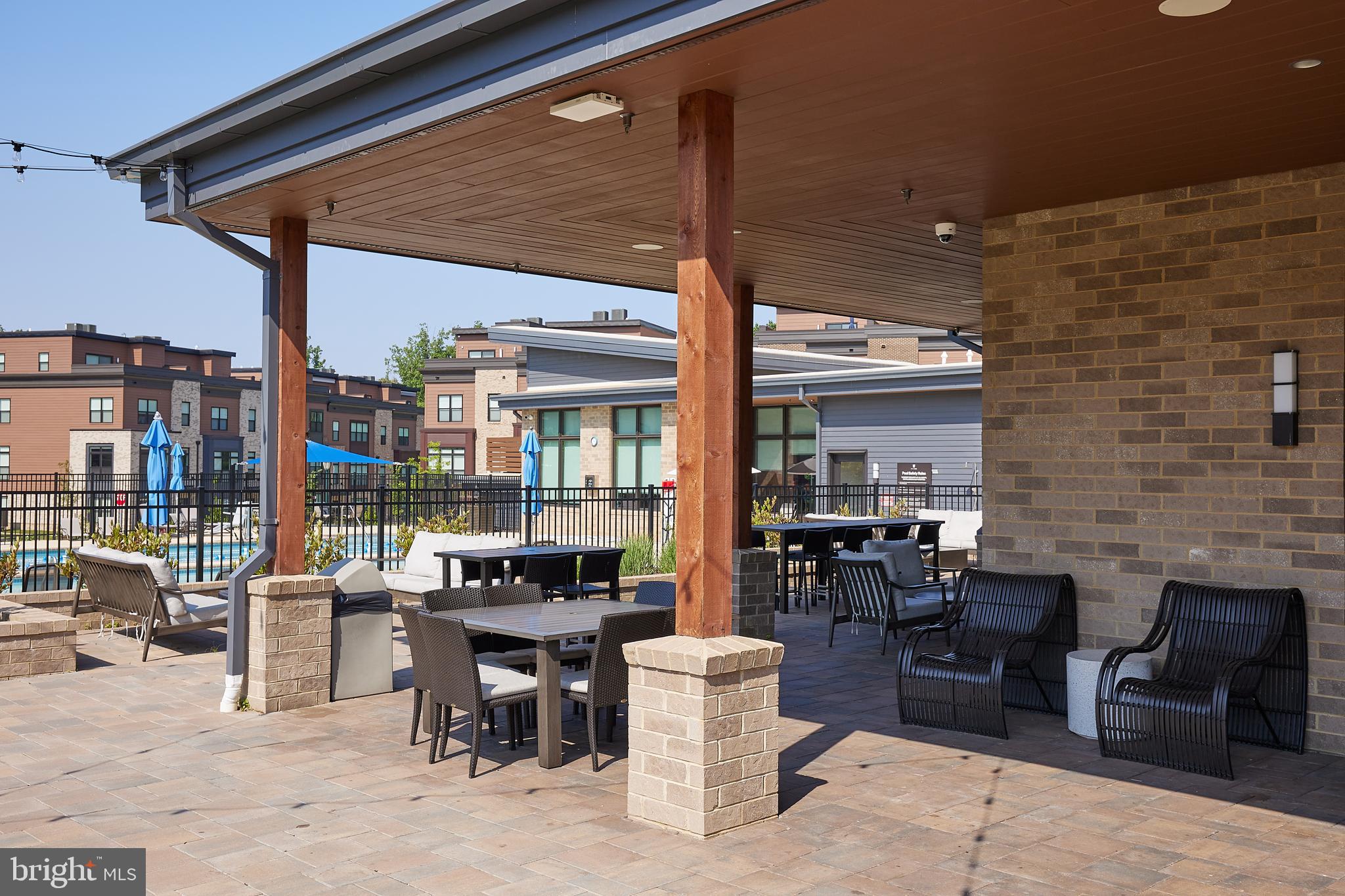 TOWER OAKS - Residential