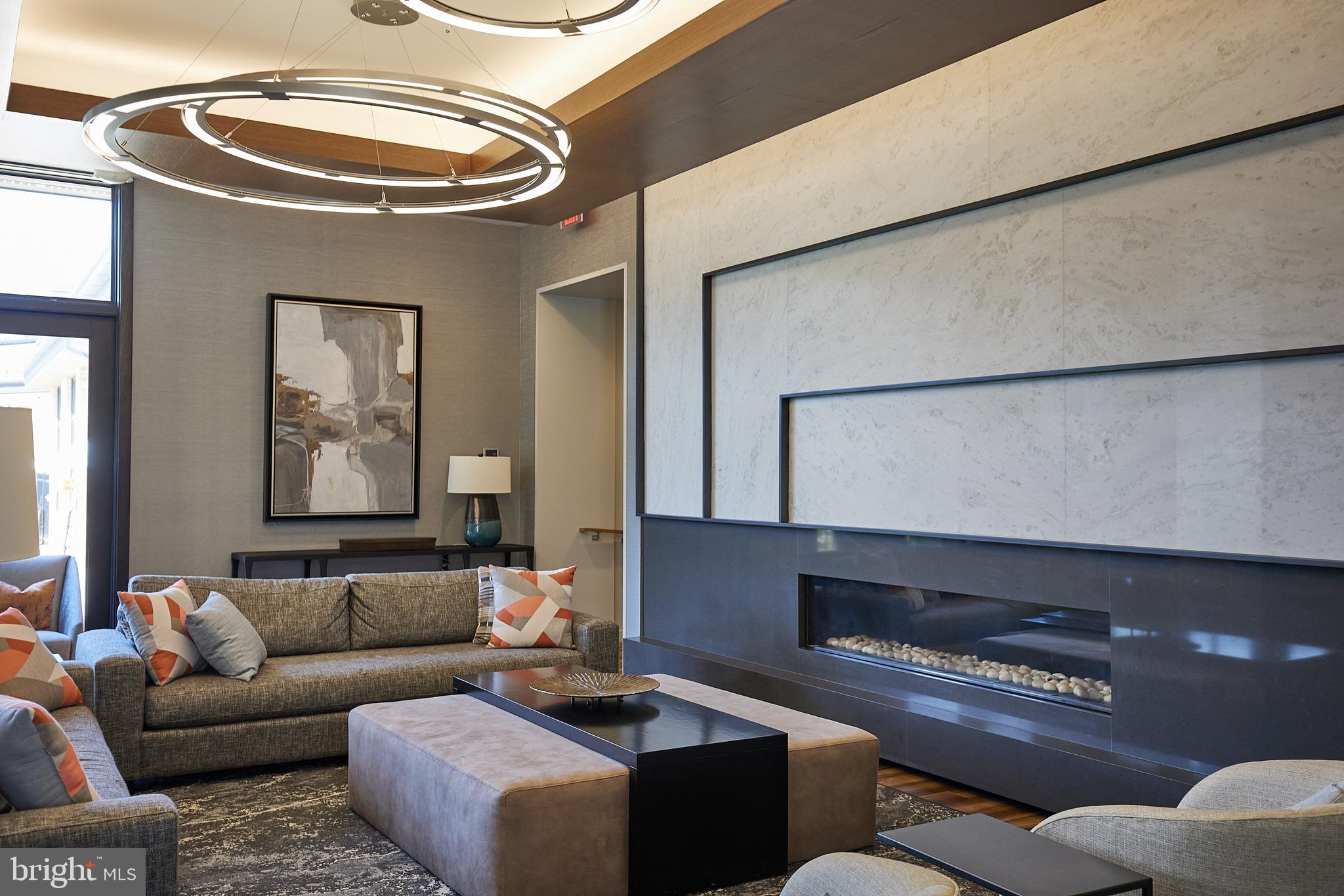 TOWER OAKS - Residential