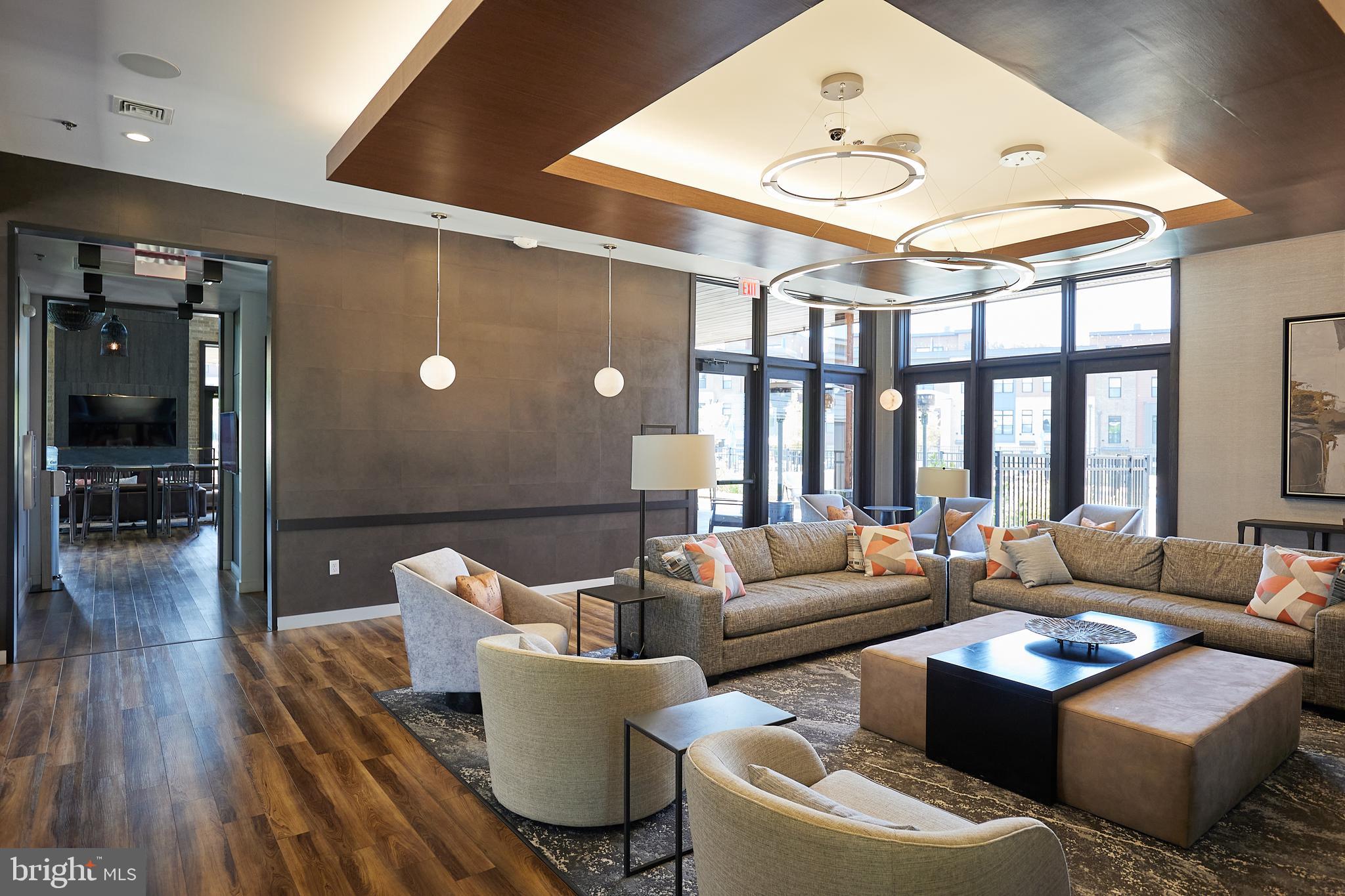 TOWER OAKS - Residential