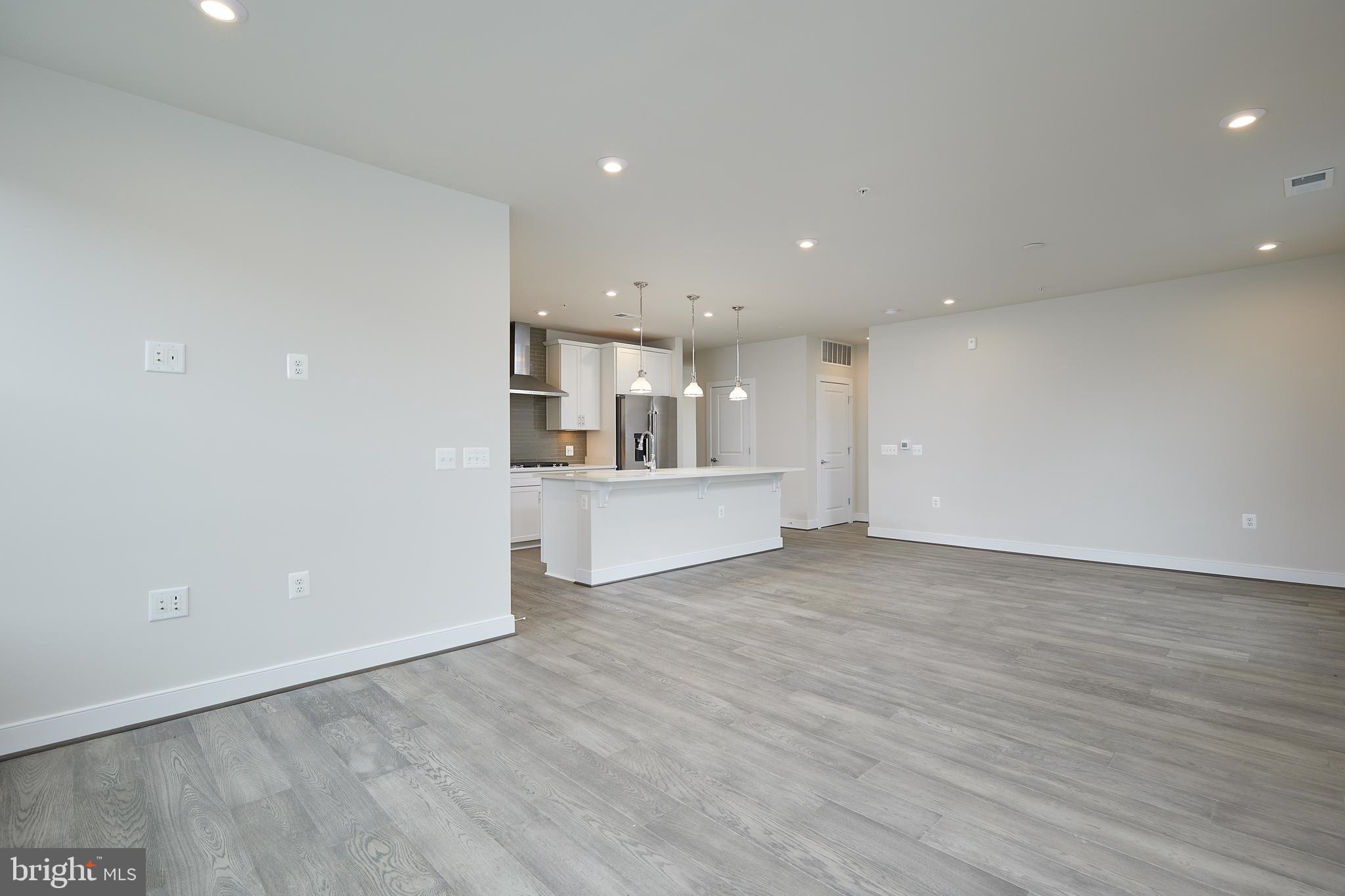 TOWER OAKS - Residential