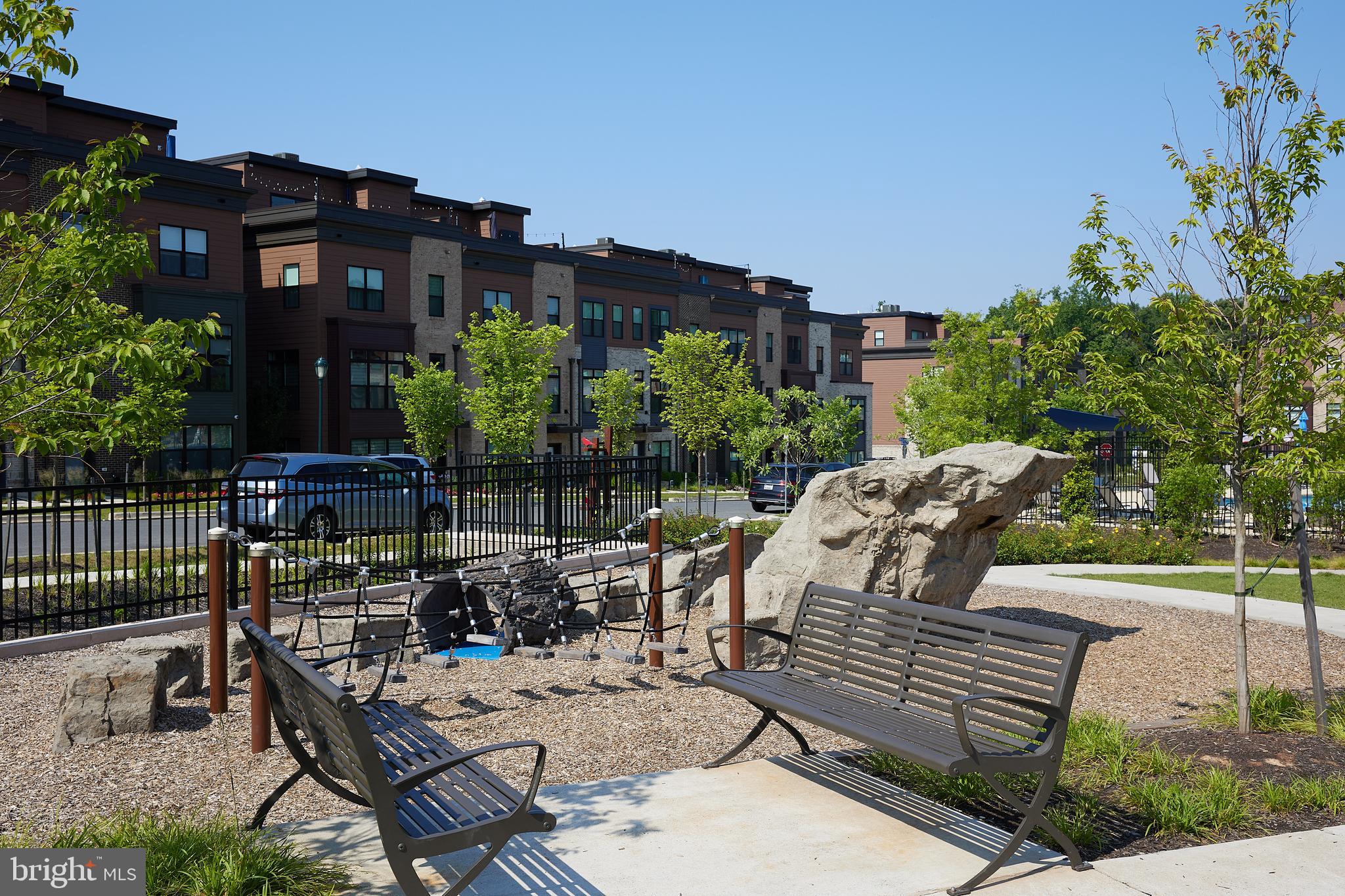 TOWER OAKS - Residential