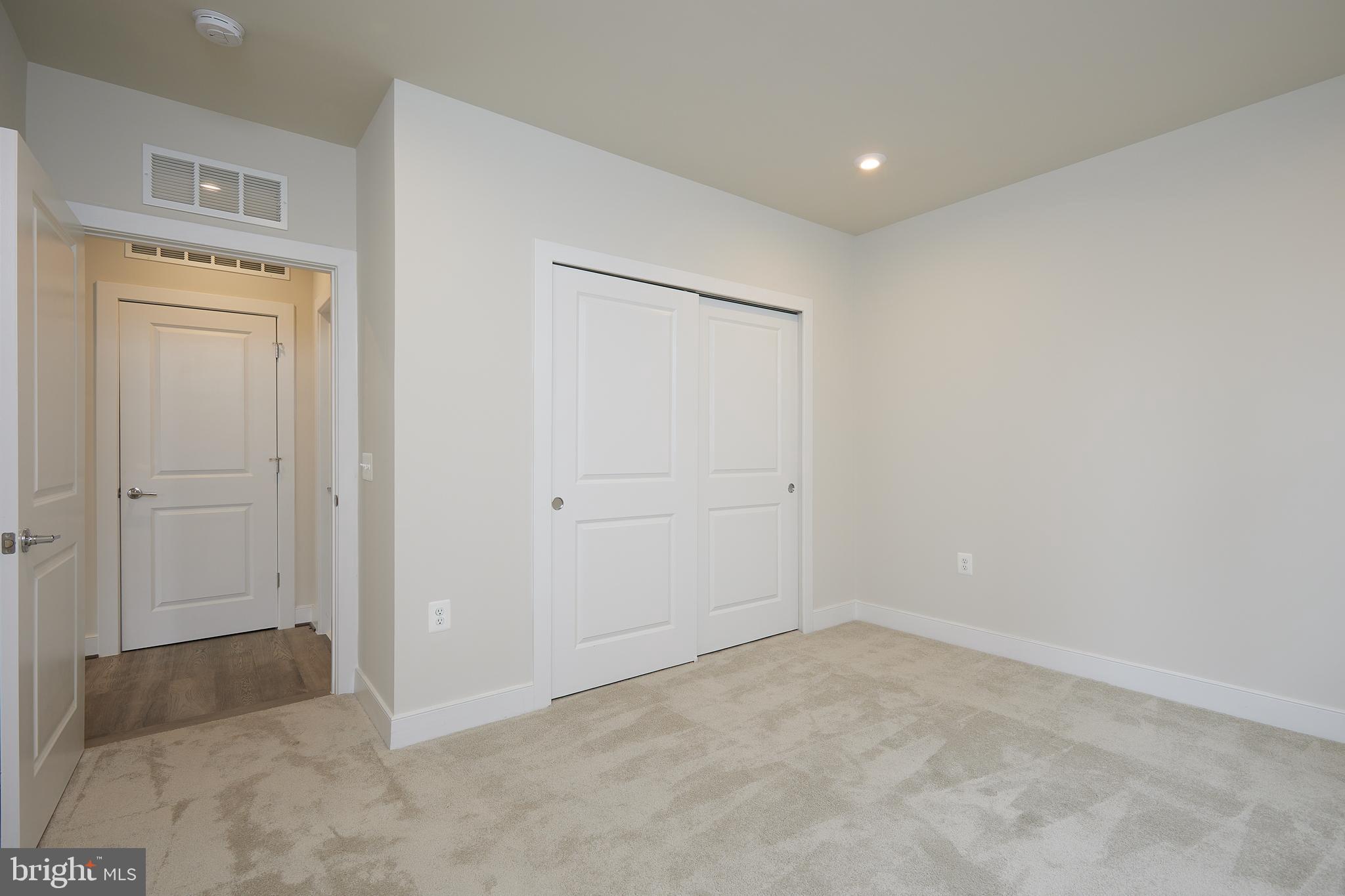 TOWER OAKS - Residential