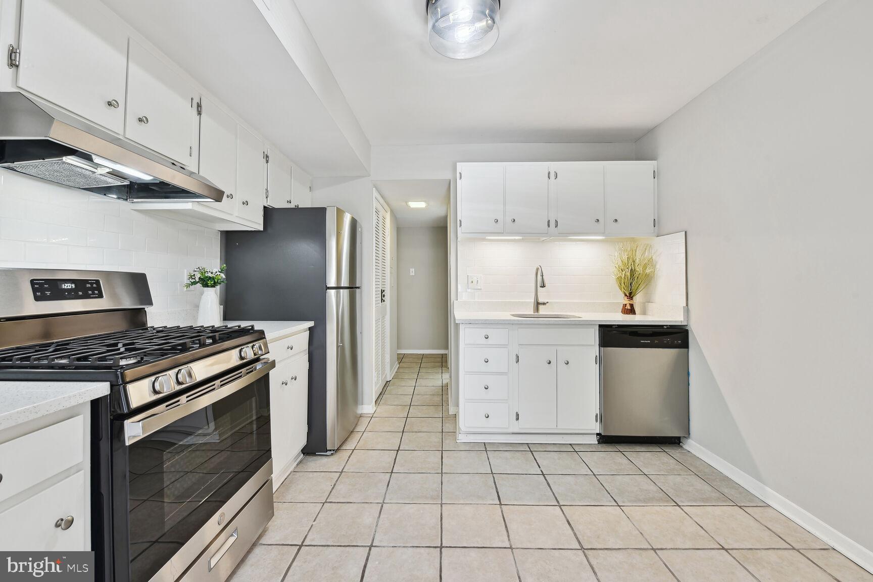 SOUTHGATE - Residential