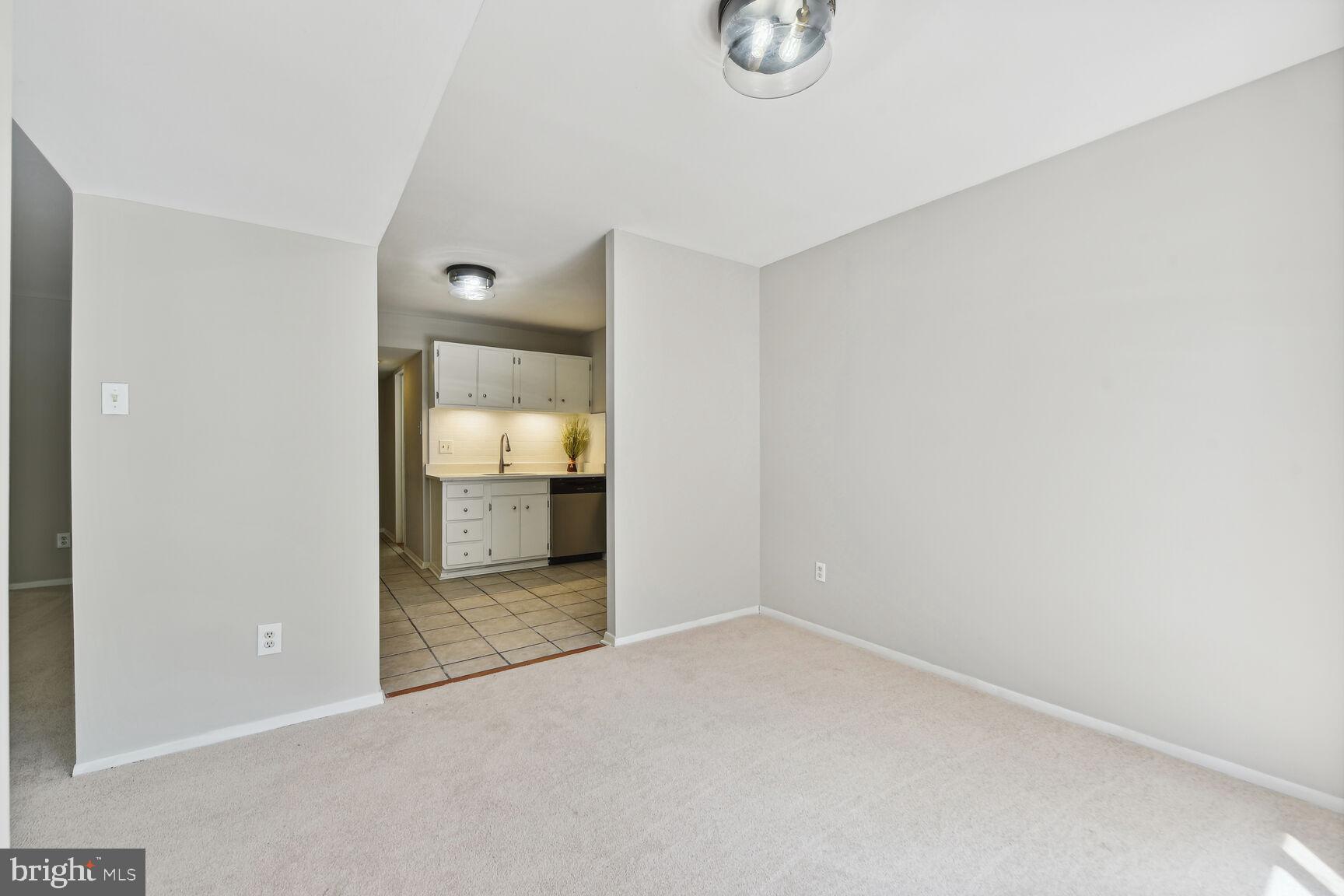 SOUTHGATE - Residential