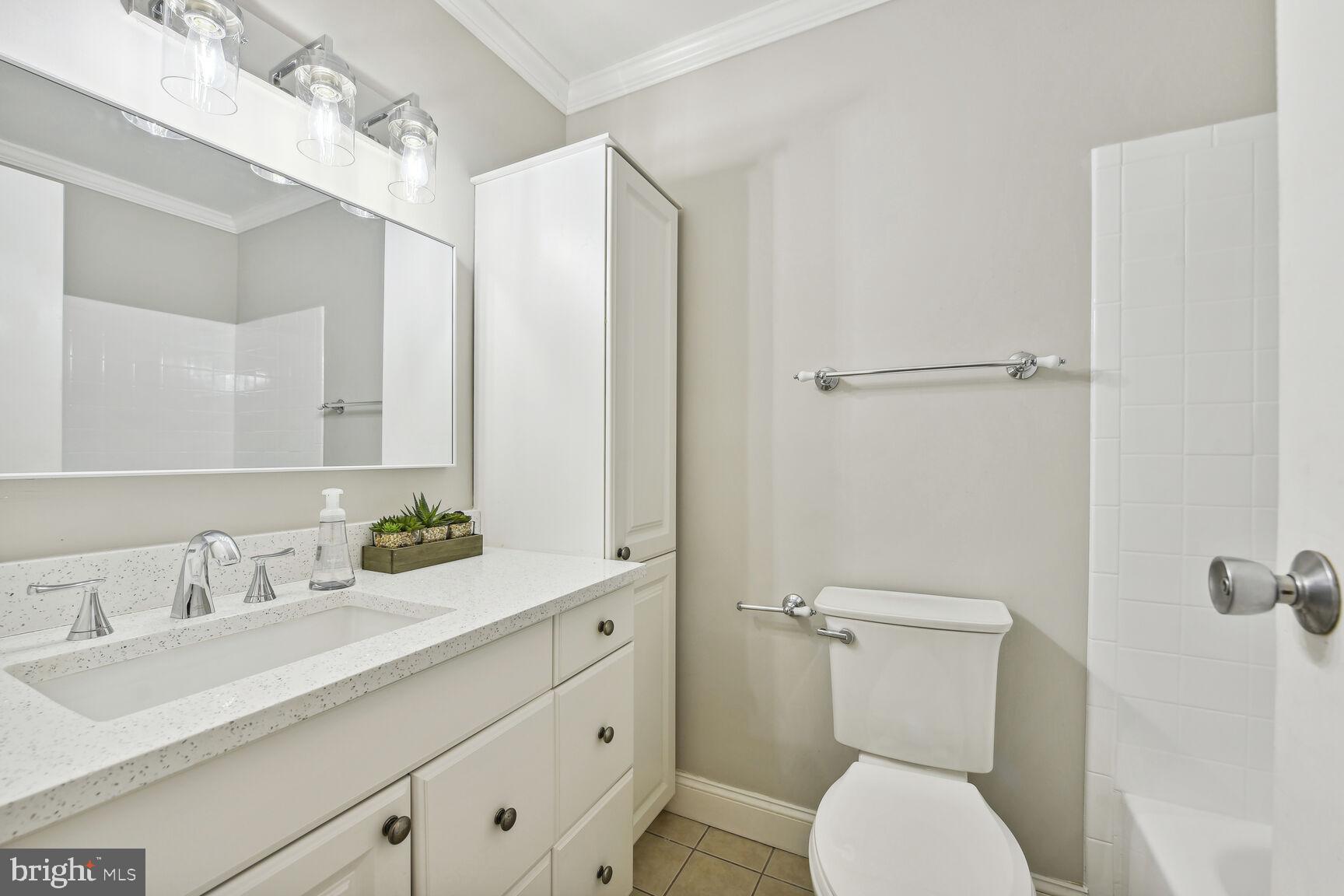 SOUTHGATE - Residential