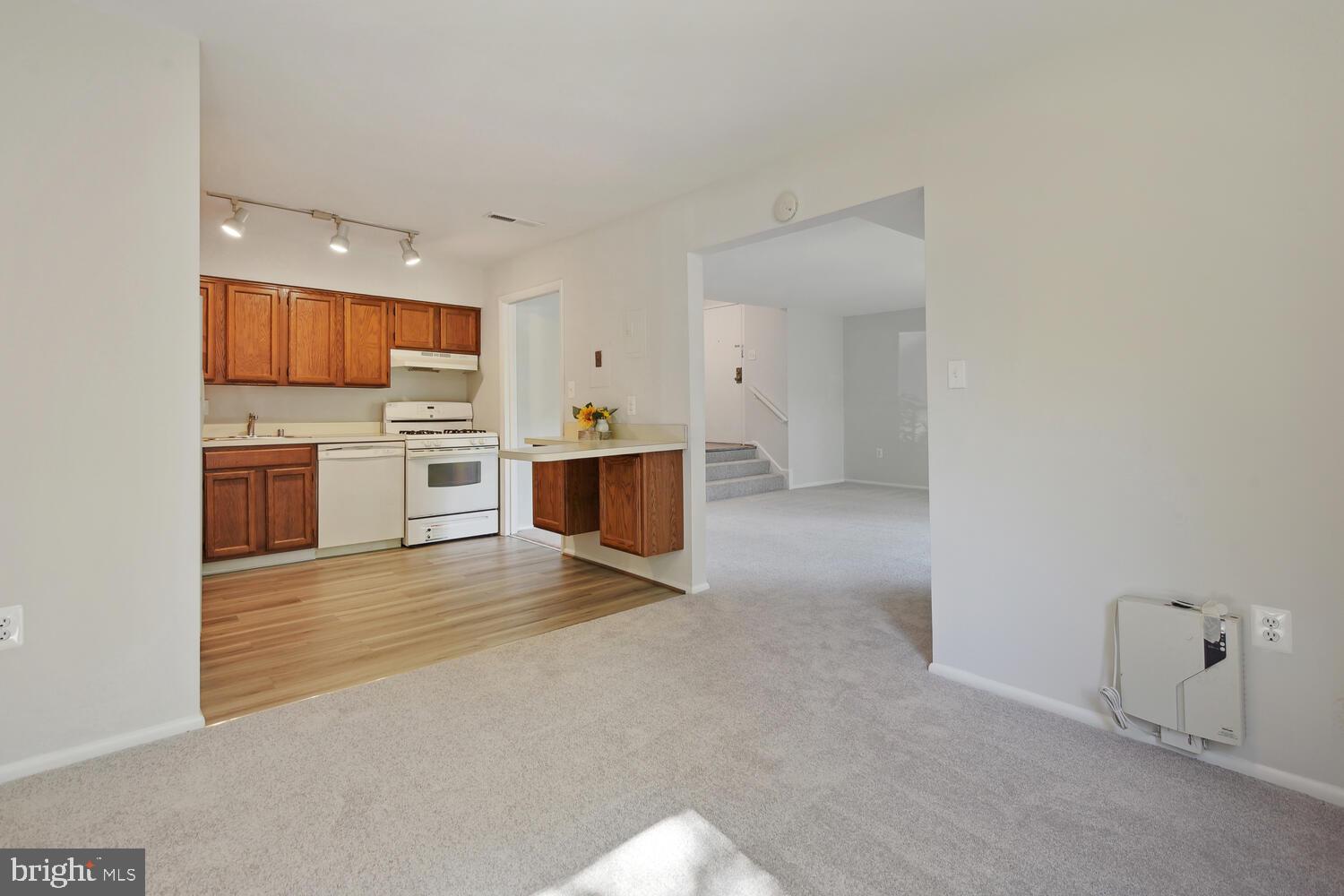 NORTH CREEK VILLAS - Residential