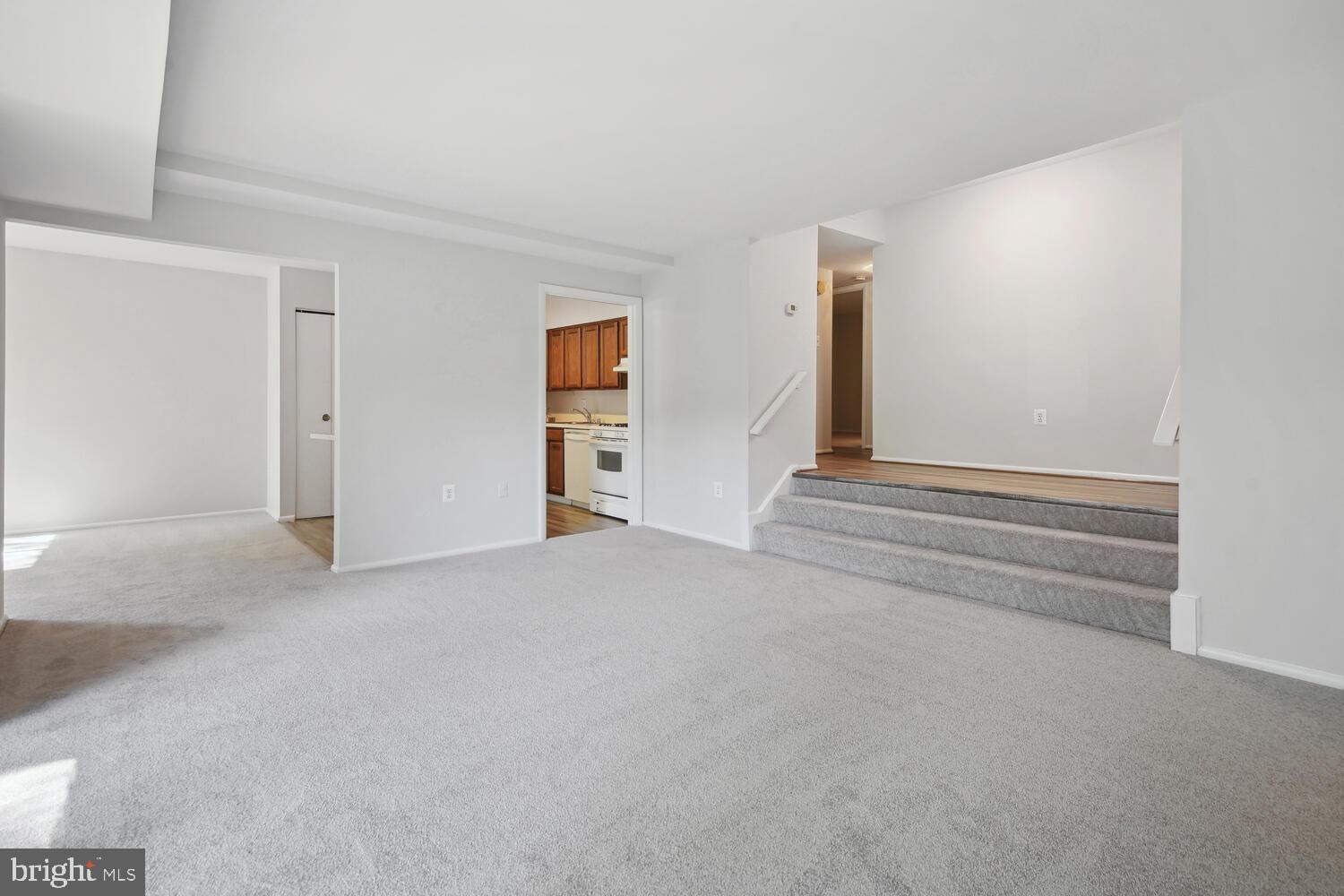 NORTH CREEK VILLAS - Residential