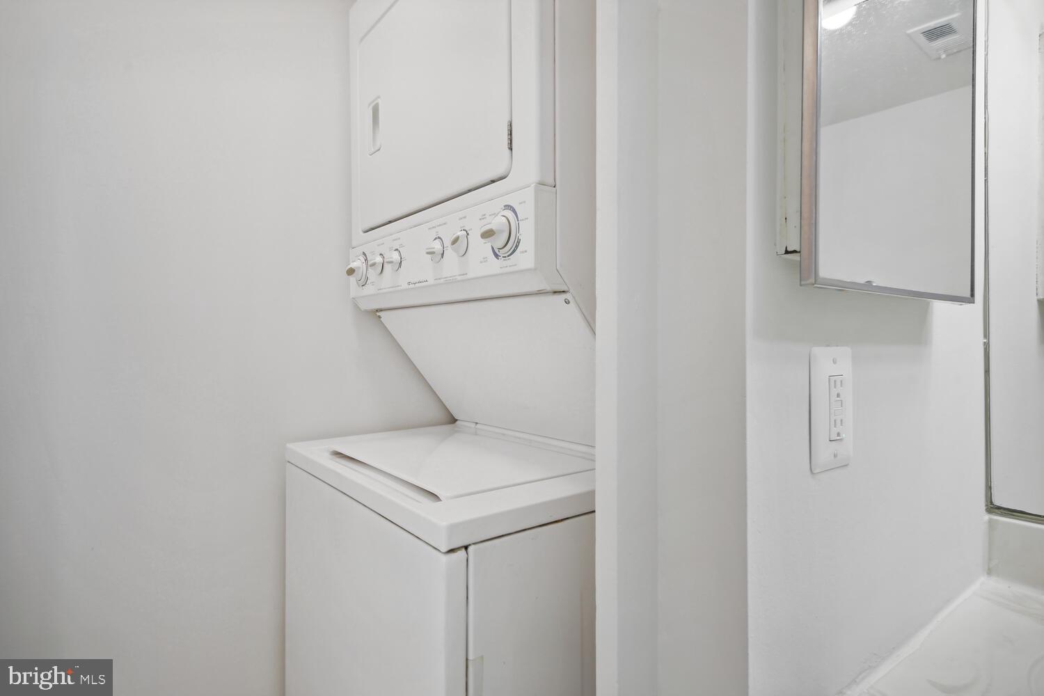 NORTH CREEK VILLAS - Residential