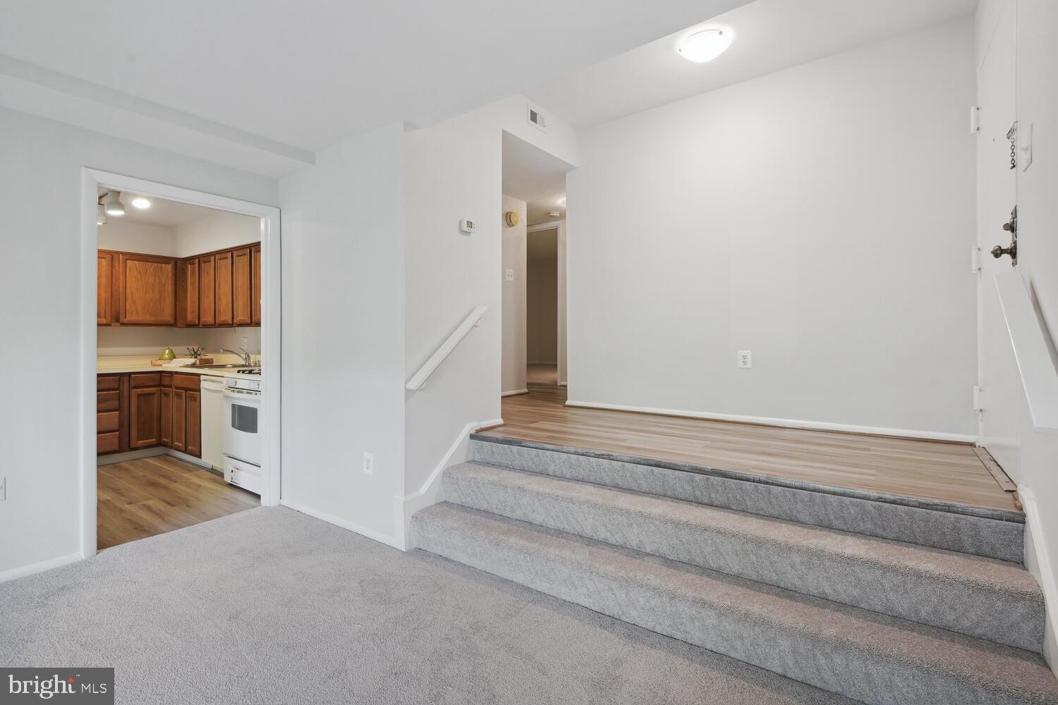 NORTH CREEK VILLAS - Residential