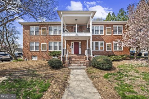 Condo For Sale - 1706 Dewitt Avenue #E<br/> ALEXANDRIA, VA 22301