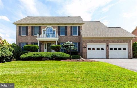 Photo of 8217 Glen Heather Drive, FREDERICK, MD 21702 (MLS # MDFR2072626) Photo of 8217 Glen Heather Drive, FREDERICK, MD 21702 (MLS # MDFR2072626)