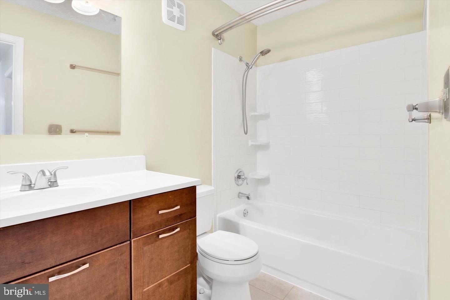 VININGS CONDO - Residential