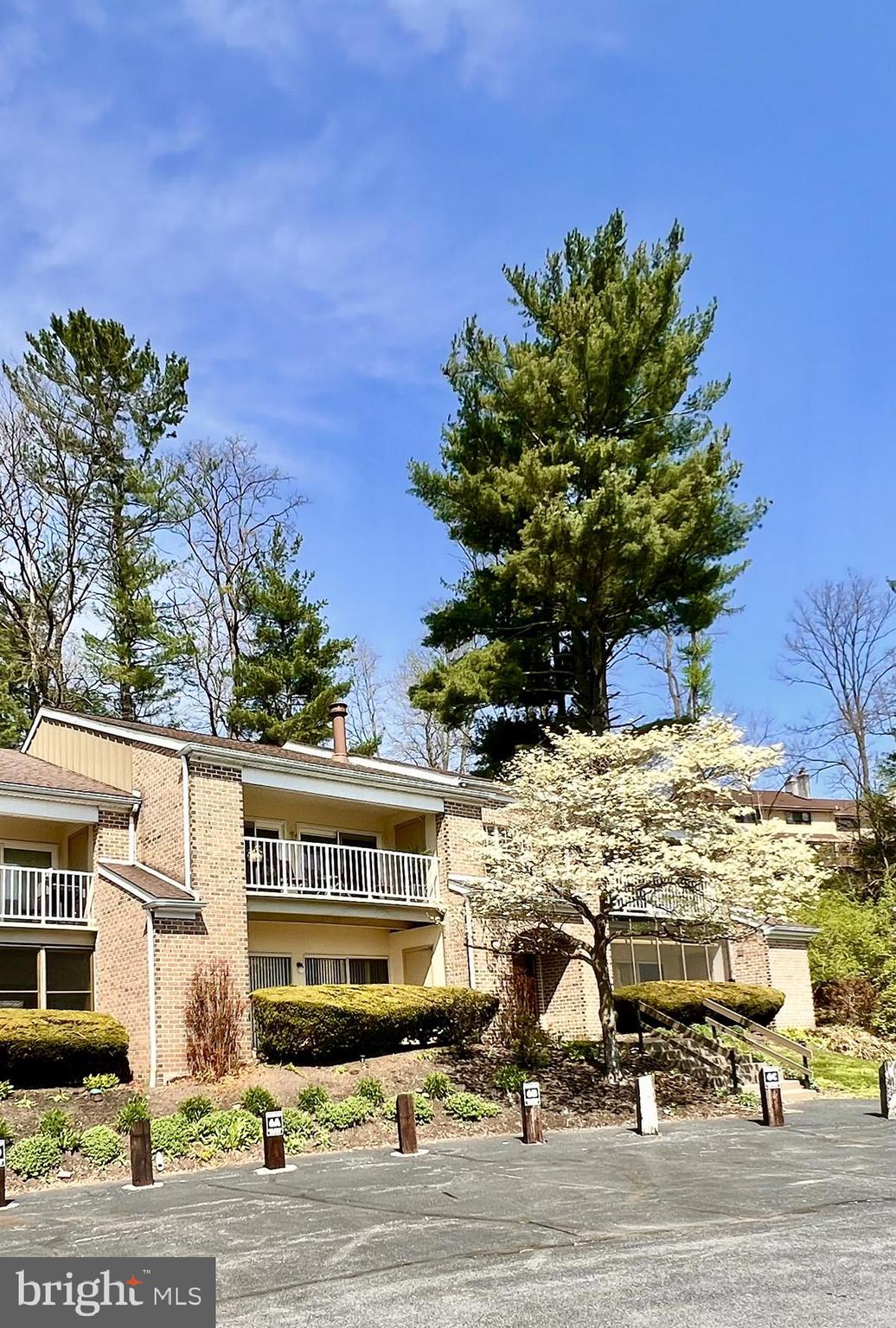 FLYING HILLS - Residential