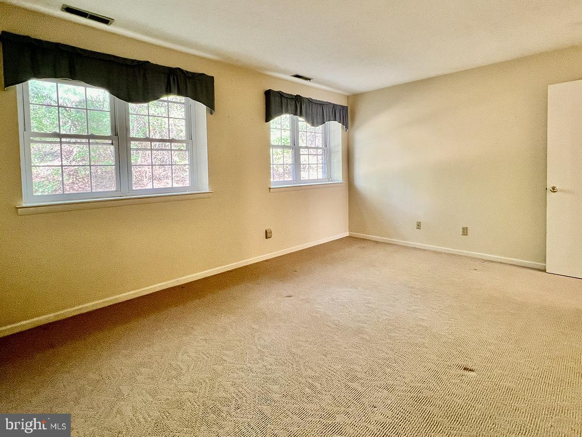 FLYING HILLS - Residential