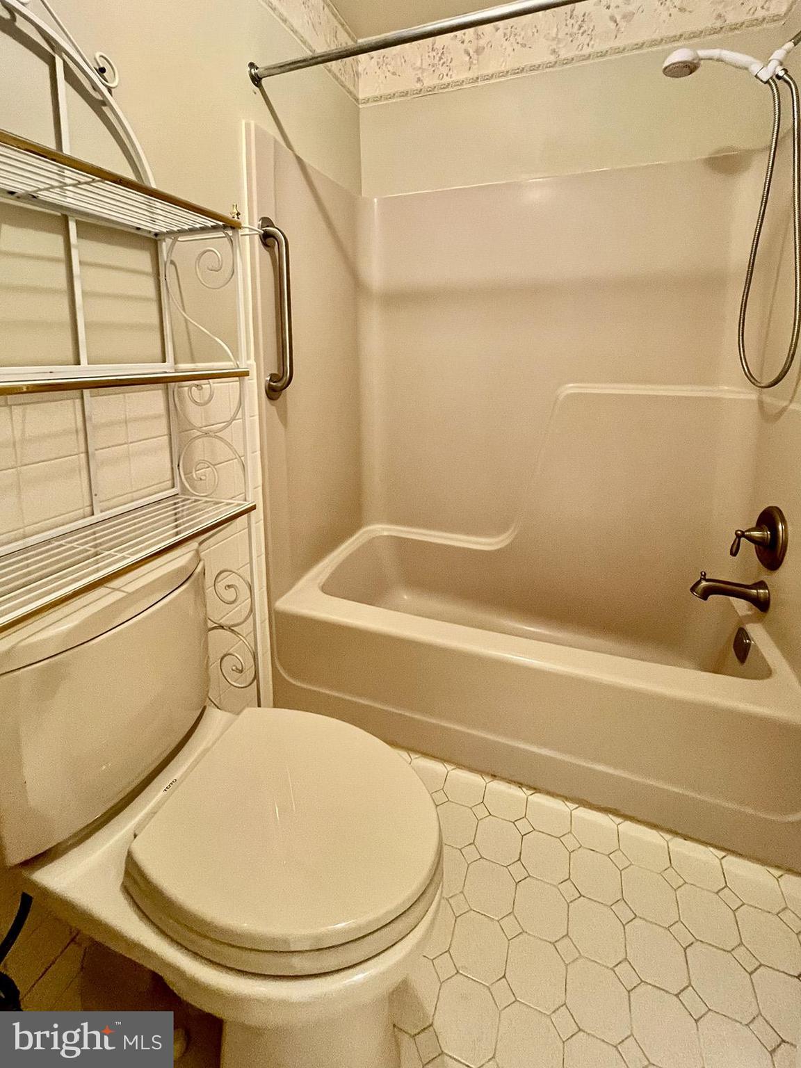 FLYING HILLS - Residential