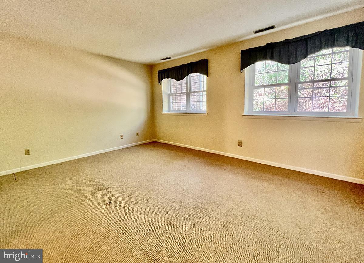 FLYING HILLS - Residential