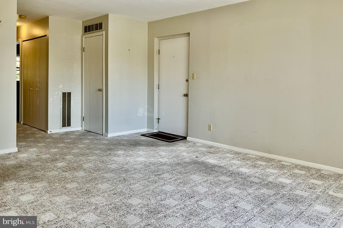 FLYING HILLS - Residential