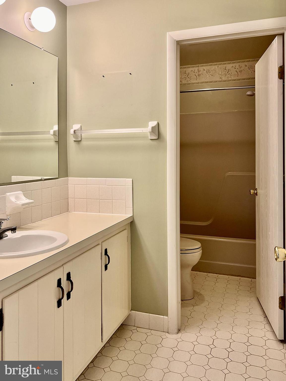 FLYING HILLS - Residential