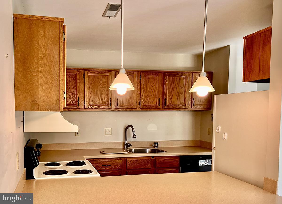 FLYING HILLS - Residential