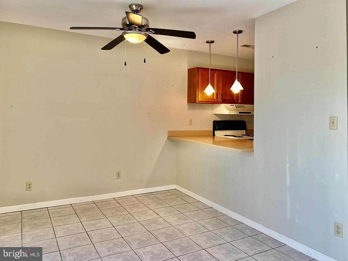 FLYING HILLS - Residential