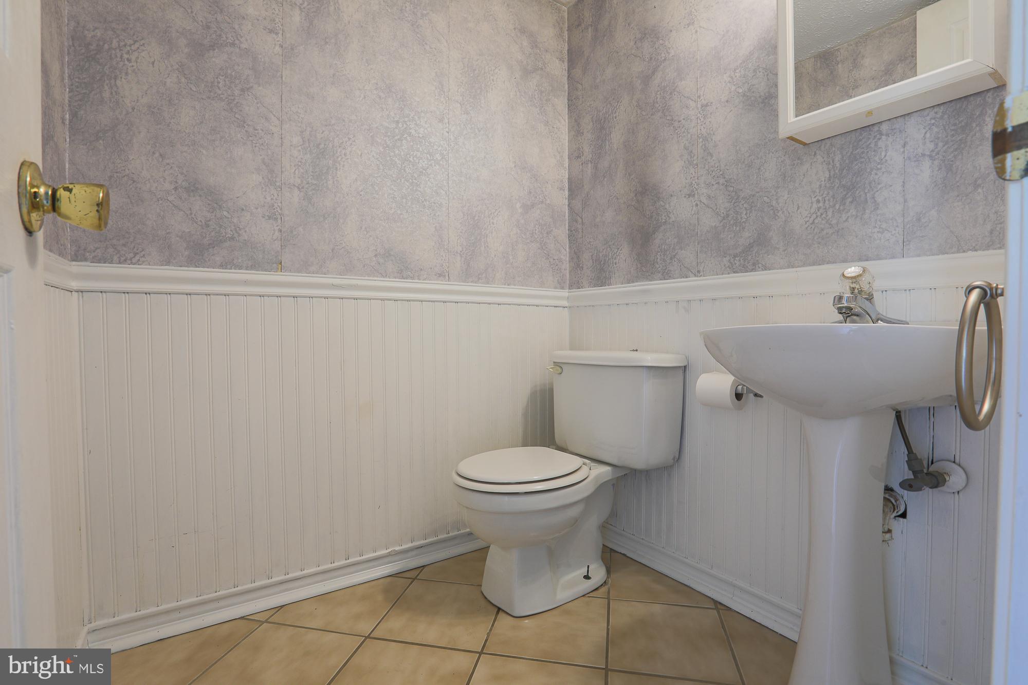 CARROLLWOOD MANOR - Residential