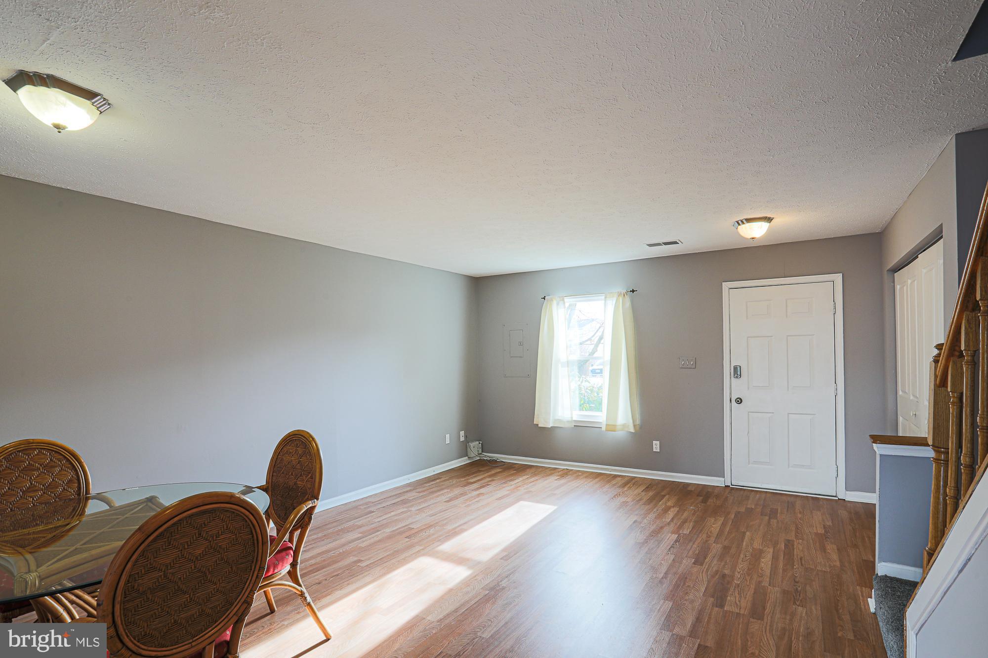 CARROLLWOOD MANOR - Residential