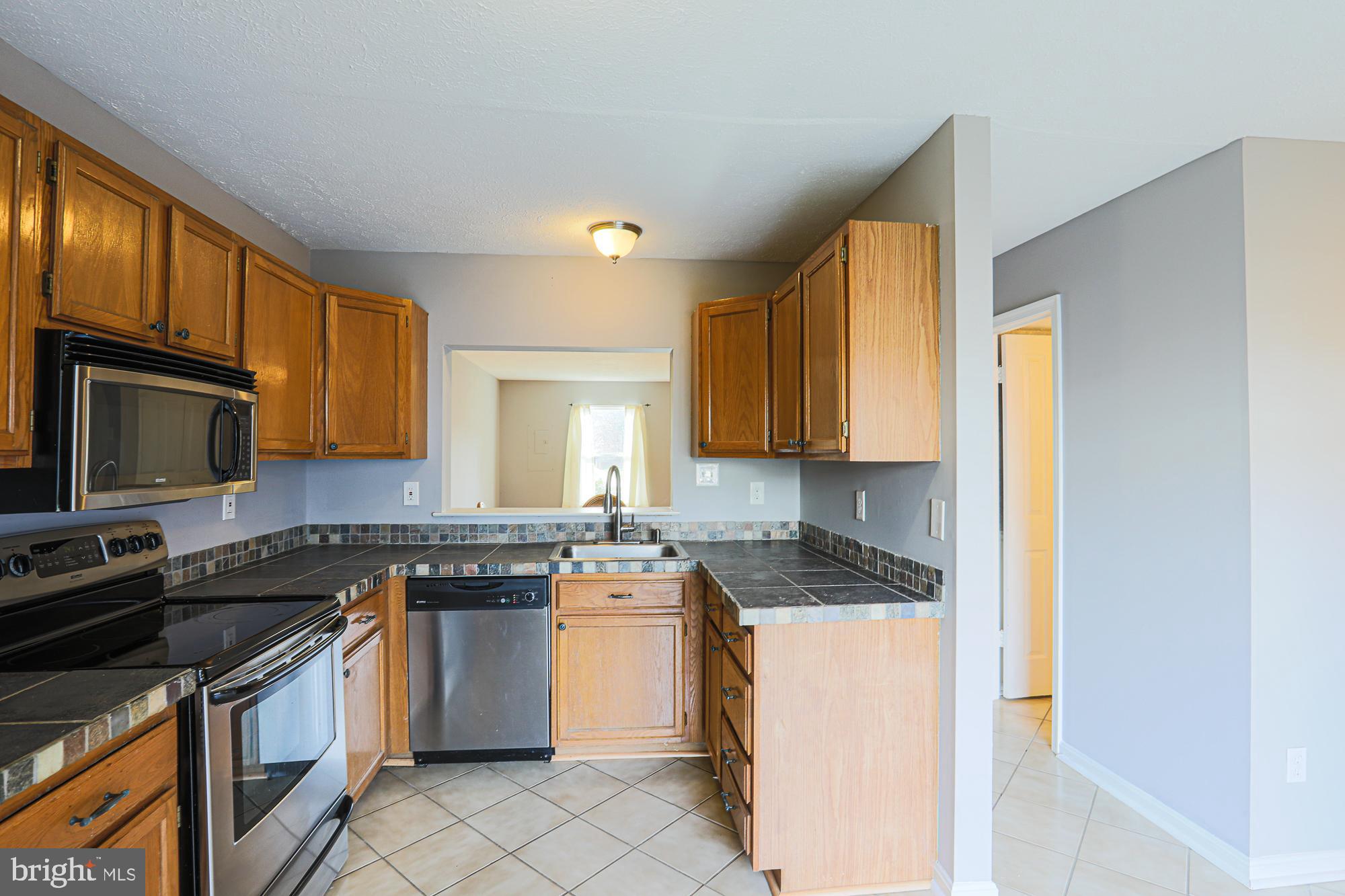 CARROLLWOOD MANOR - Residential