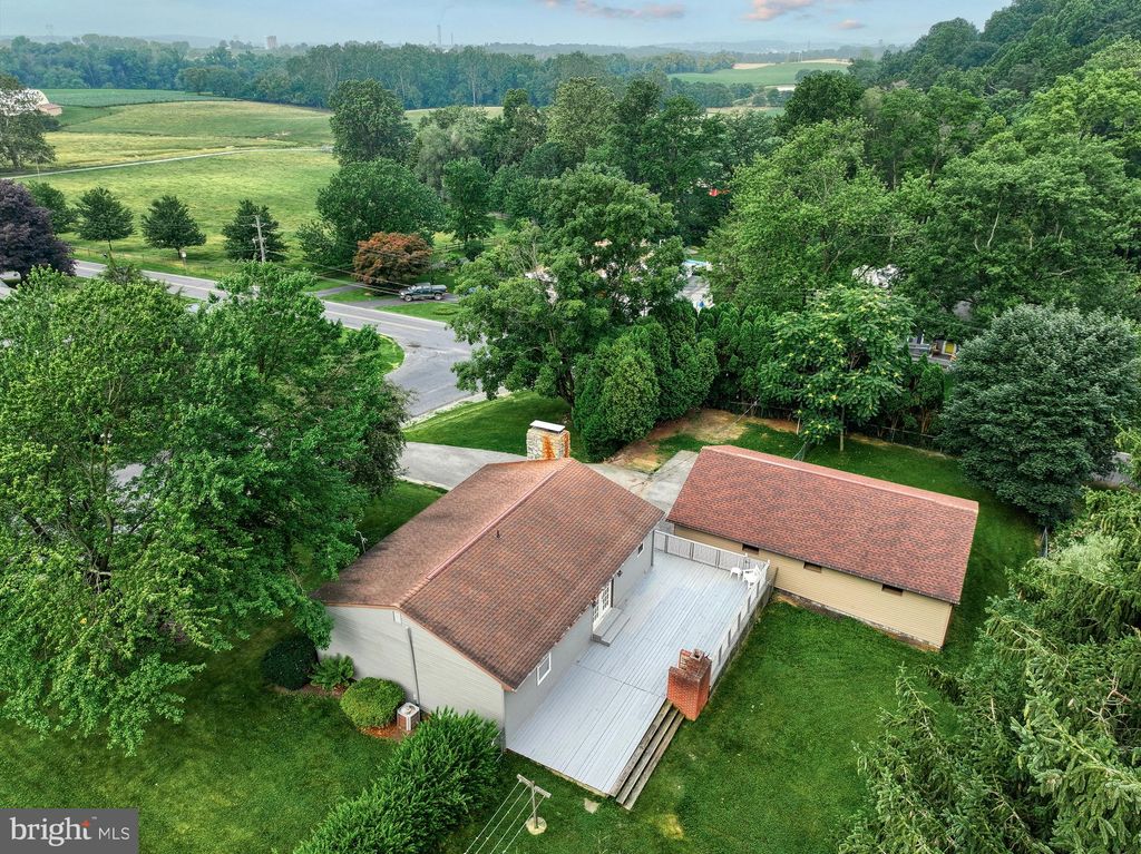 Photo of 32 PERSIMMON LN, ELIZABETHTOWN, PA 17022 (MLS # PALA2037686)