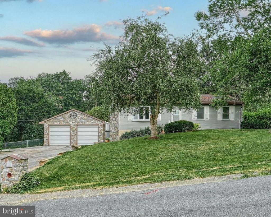 Photo of 32 PERSIMMON LN, ELIZABETHTOWN, PA 17022 (MLS # PALA2037686)