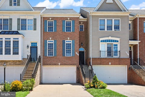 Townhouse For Sale - 6806 Witton Circle<br/> GAINESVILLE, VA 20155