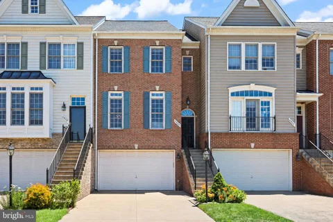6806 Witton Circle, Gainesville, VA MLS: VAPW2121760