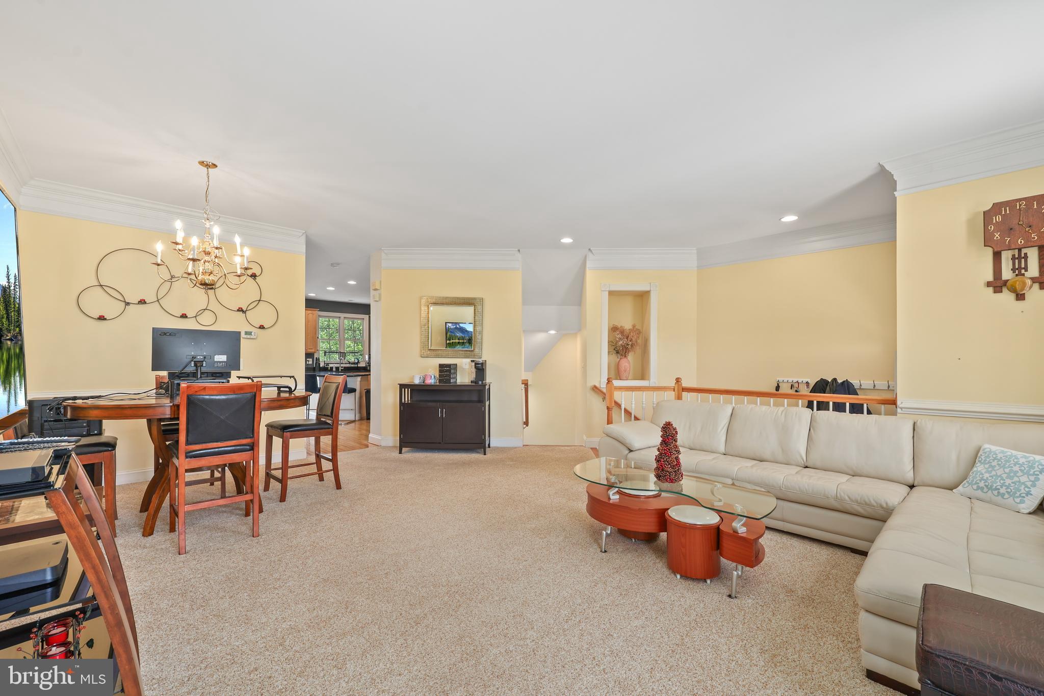 6806 WITTON CIRCLE