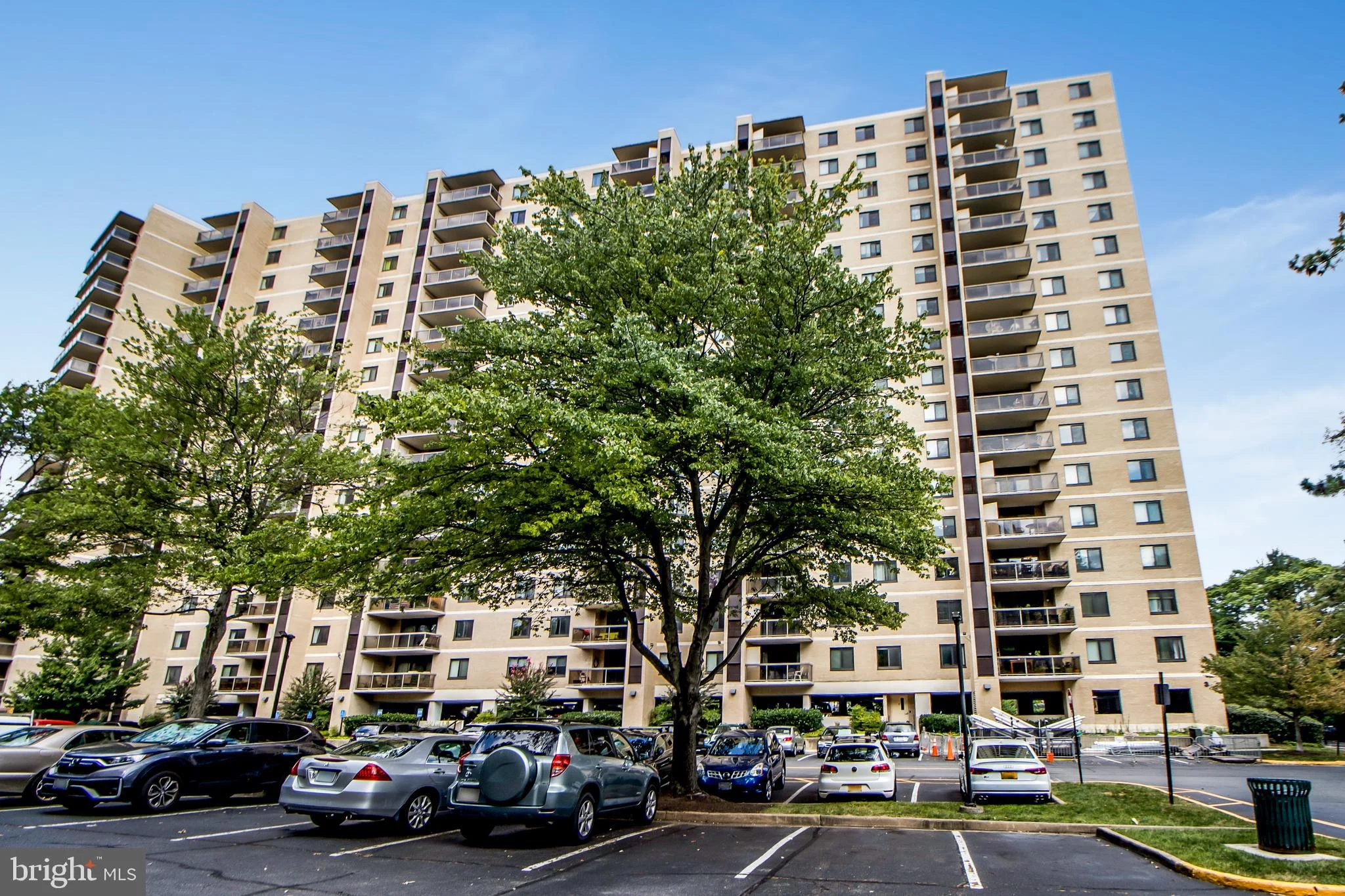 307 Yoakum Parkway Unit 810, Alexandria, VA 22304
