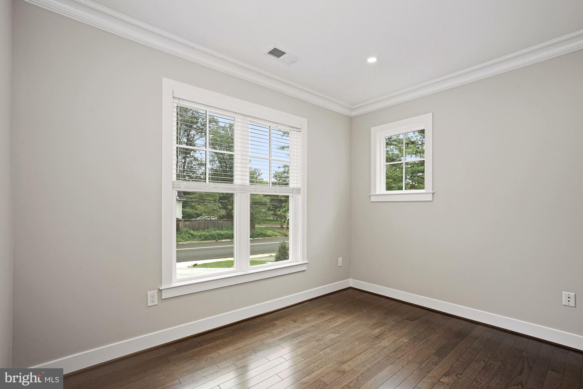 FALLS CHURCH CITY - Residential Lease