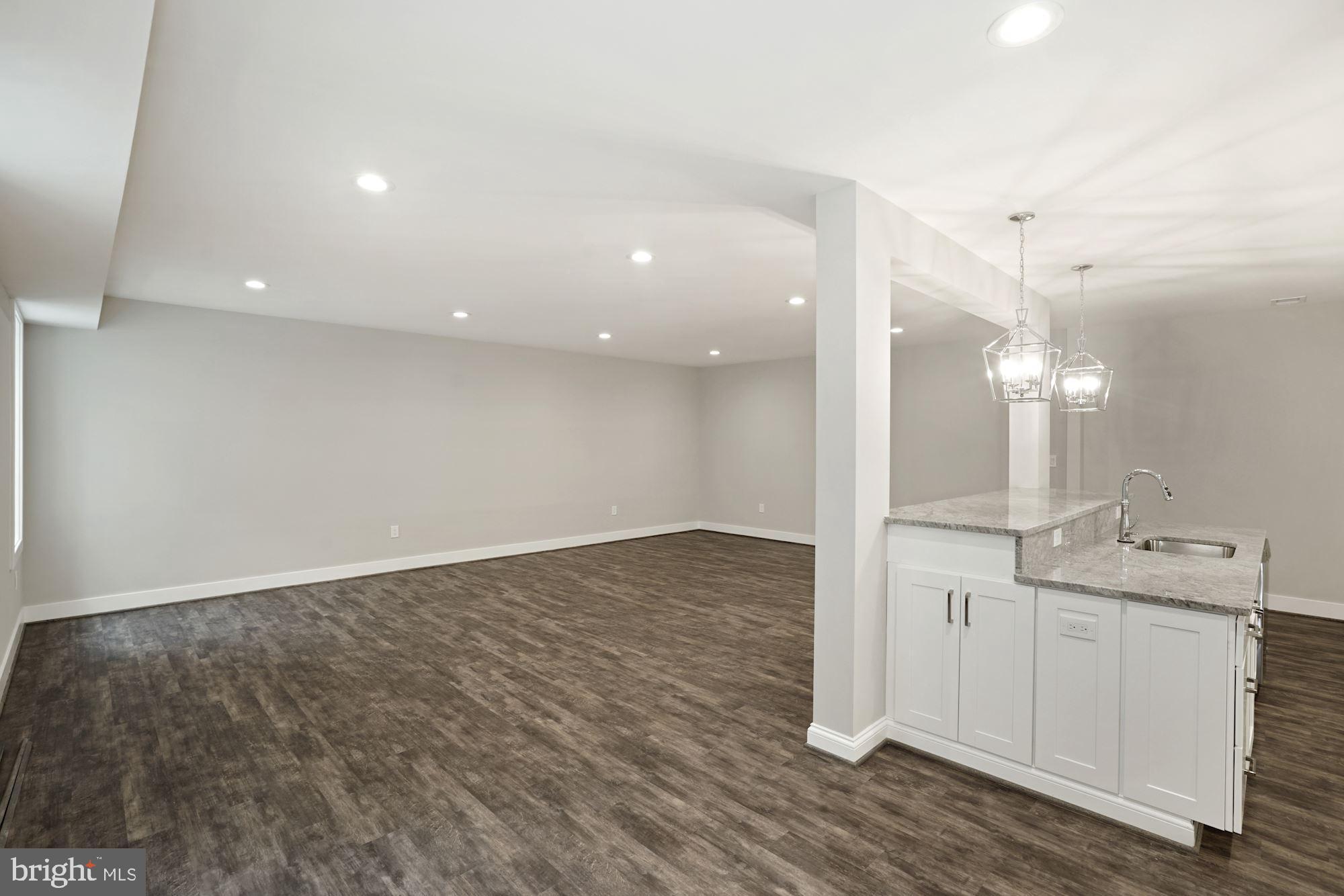 FALLS CHURCH CITY - Residential Lease