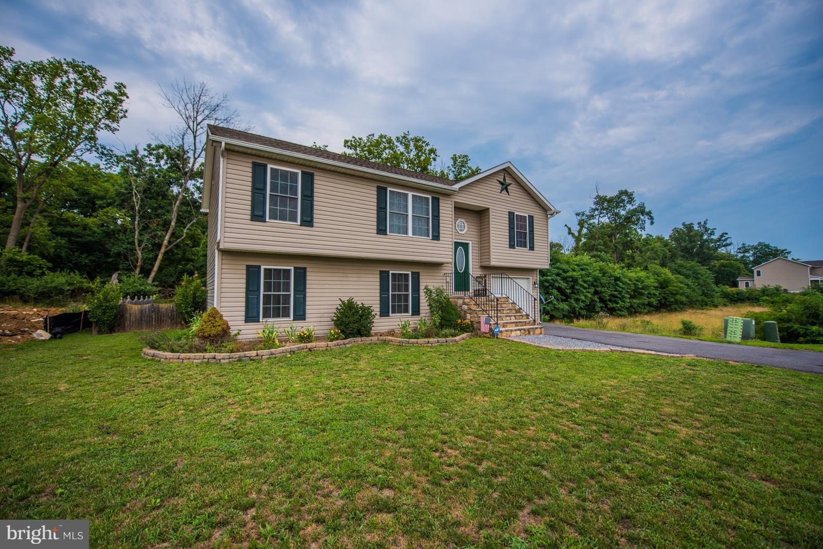 CRESTFIELD - Residential