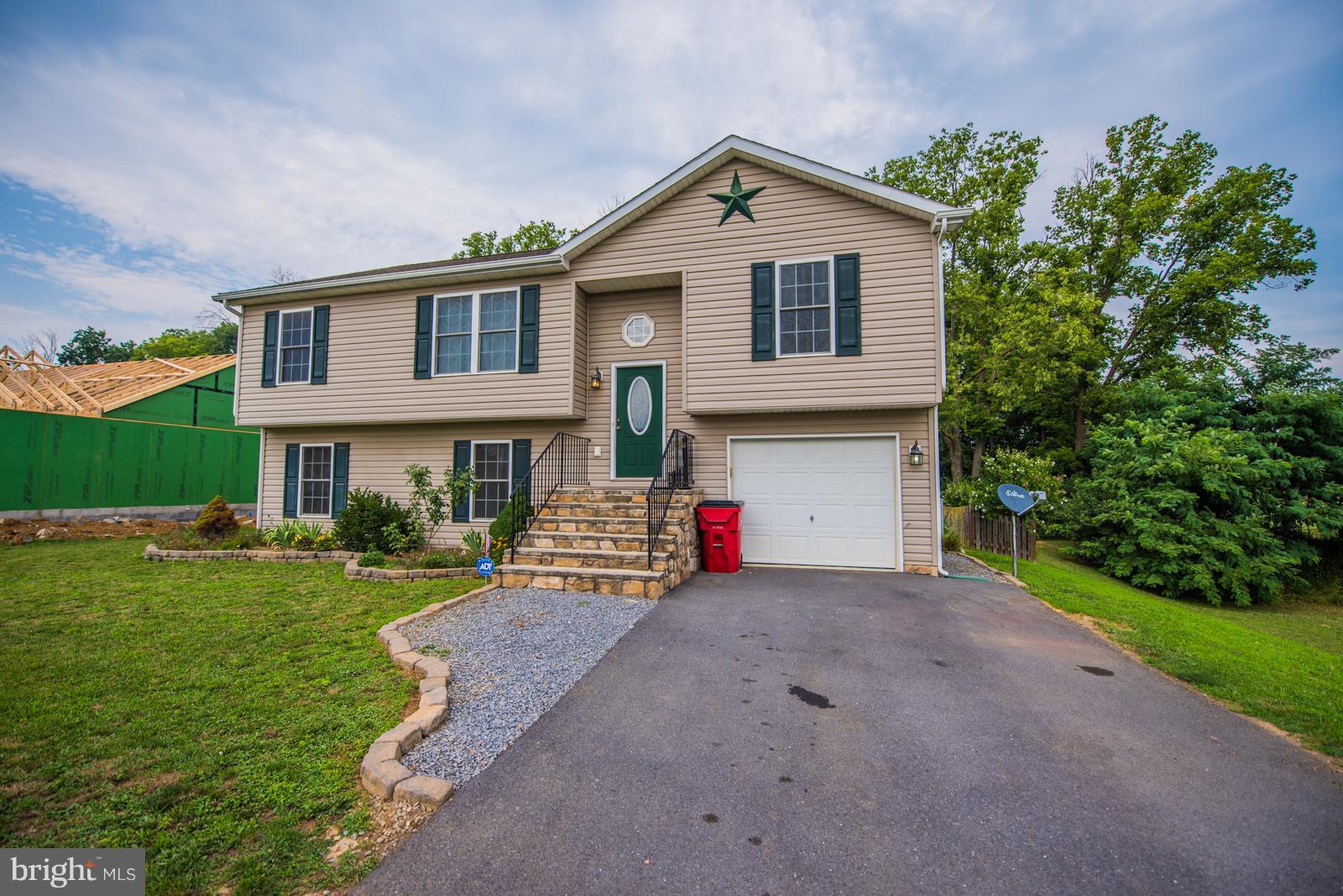 CRESTFIELD - Residential