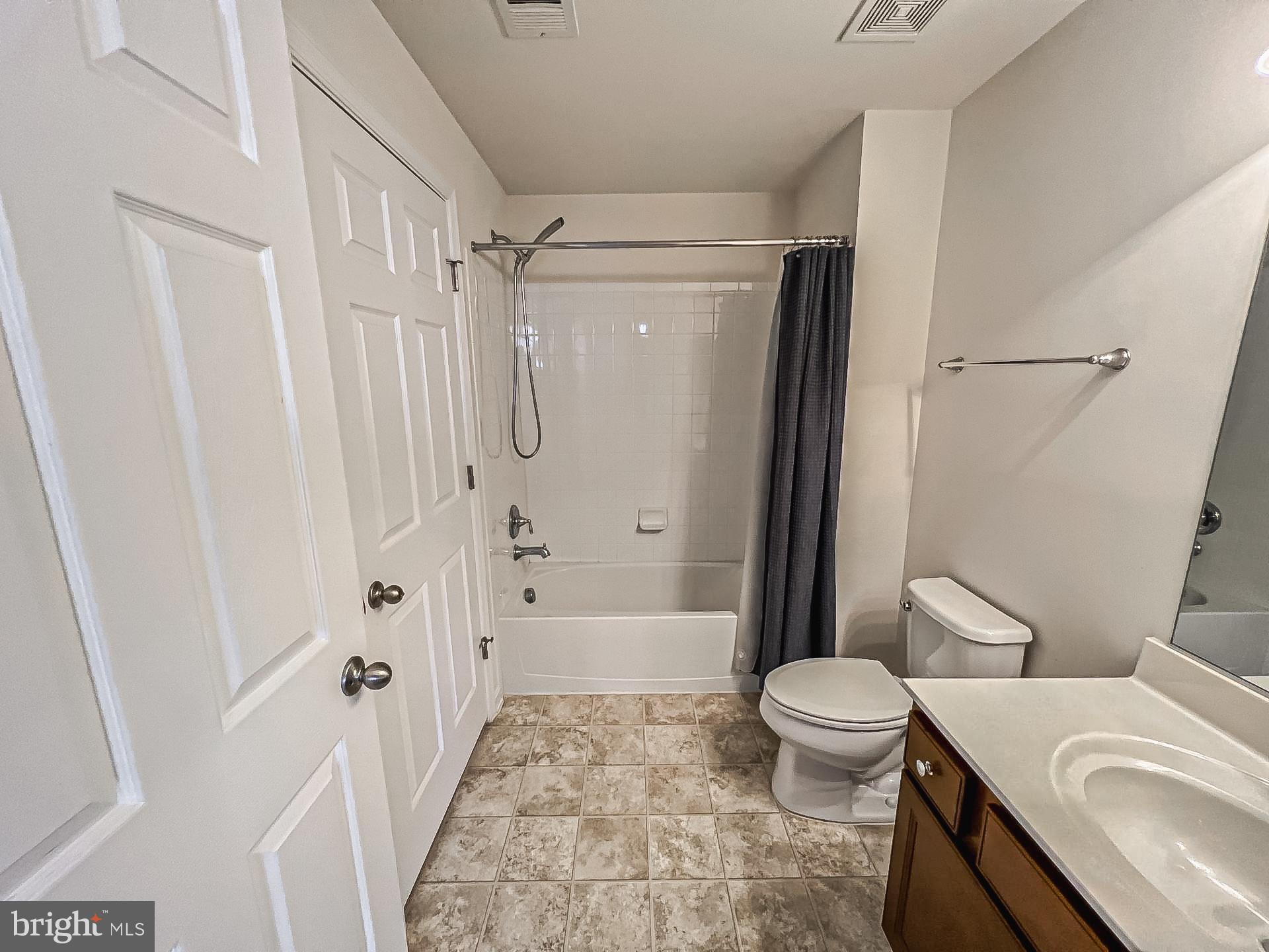 DOMINION CROSSING - Residential Lease